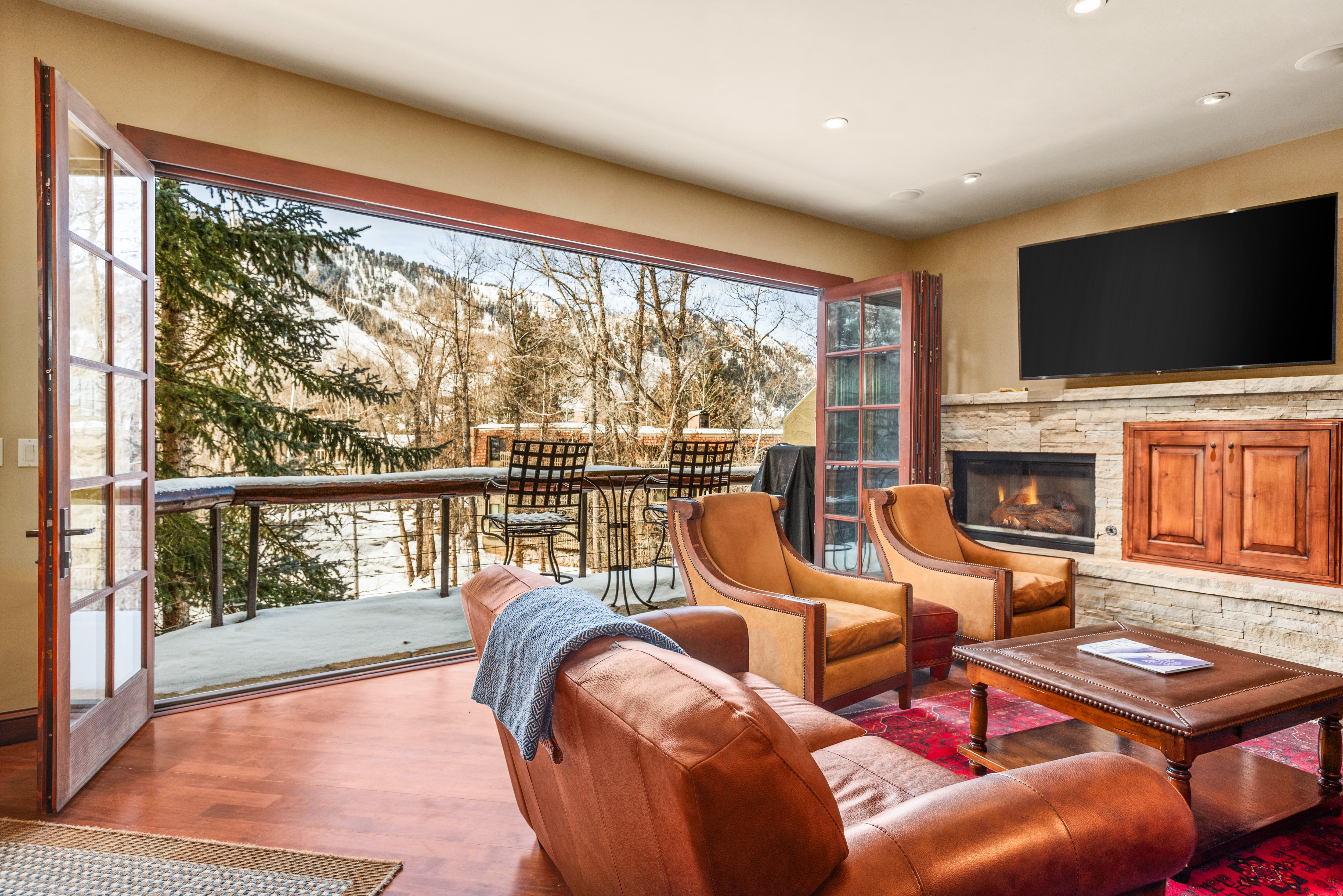 Property Image 1 - 315 Park Avenue, Luxury Townhouse with River Views in Aspen with Hot Tub & Workout Area 