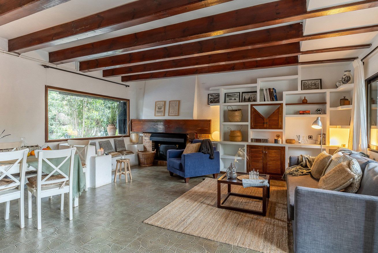 Catalan Villa, private pool&garden close to beach