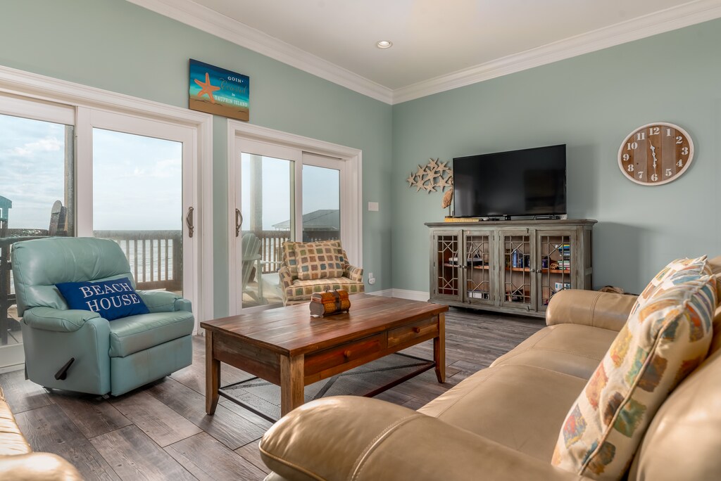 002 Goin' Coastal Oceanview Living Room