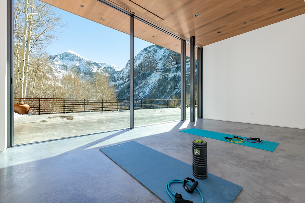 Fitness Room - Winter