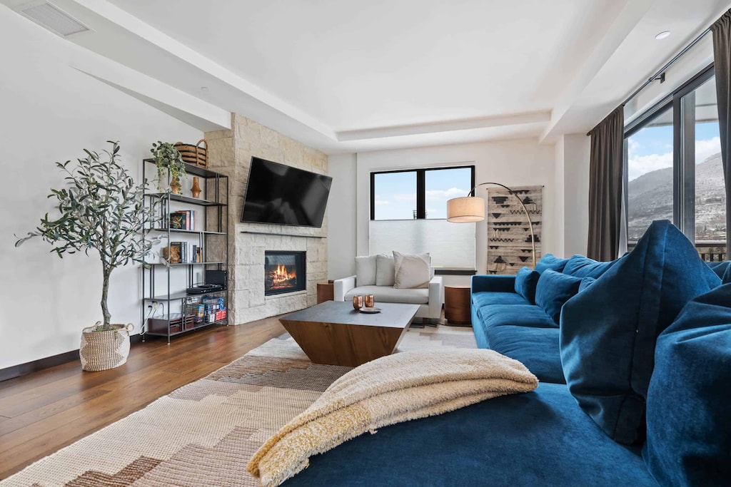 the-lion-w404-5726_52035142011_o