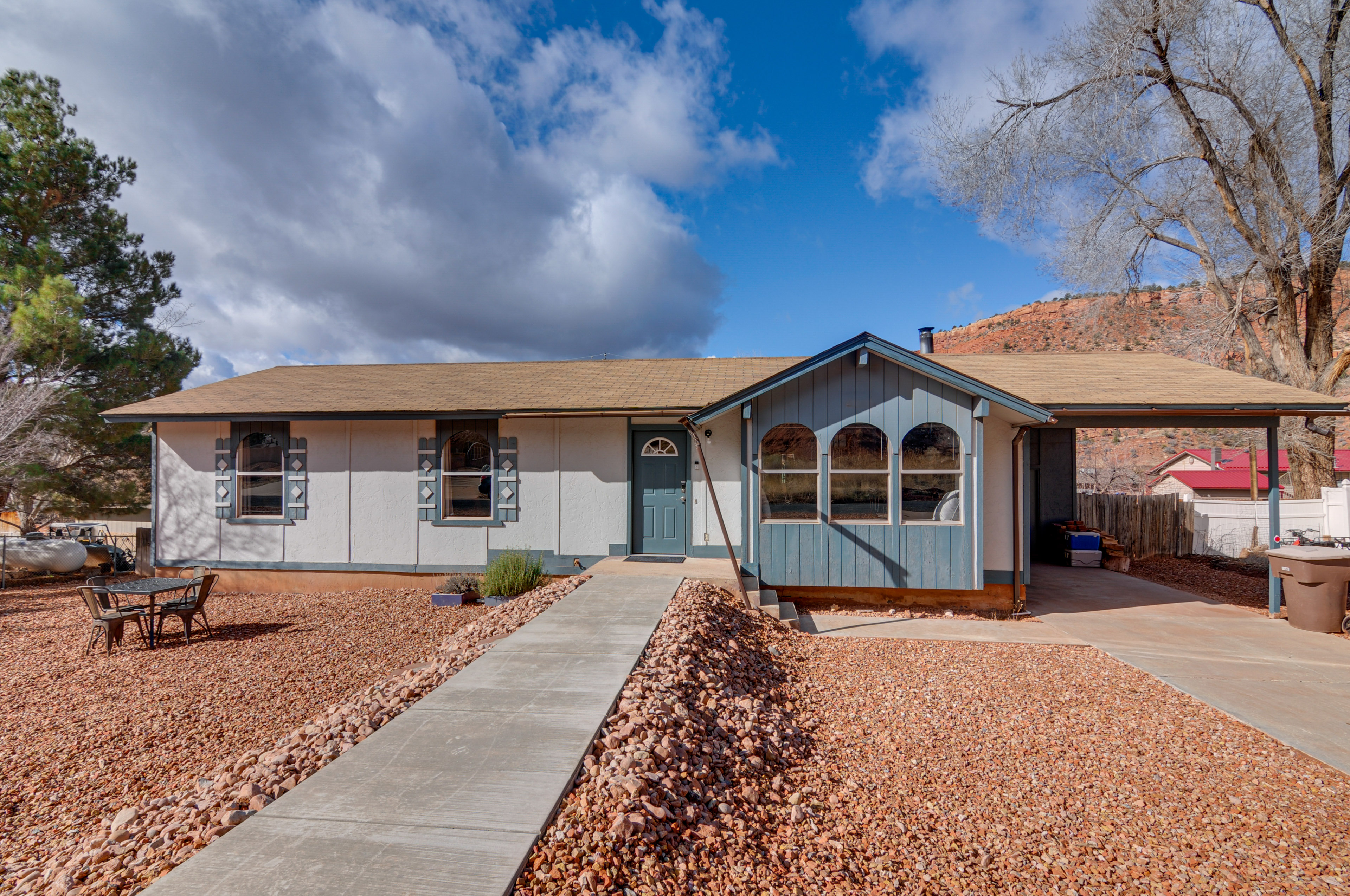 Kanab Home w/ Deck Near Zion National Park!