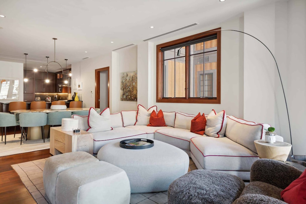 solaris-5ew-9242_54098677210_o_1