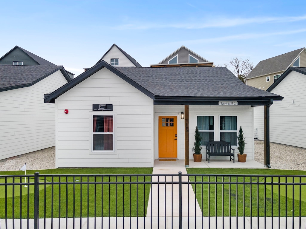Home Exterior, Putting Greens & Front Porch