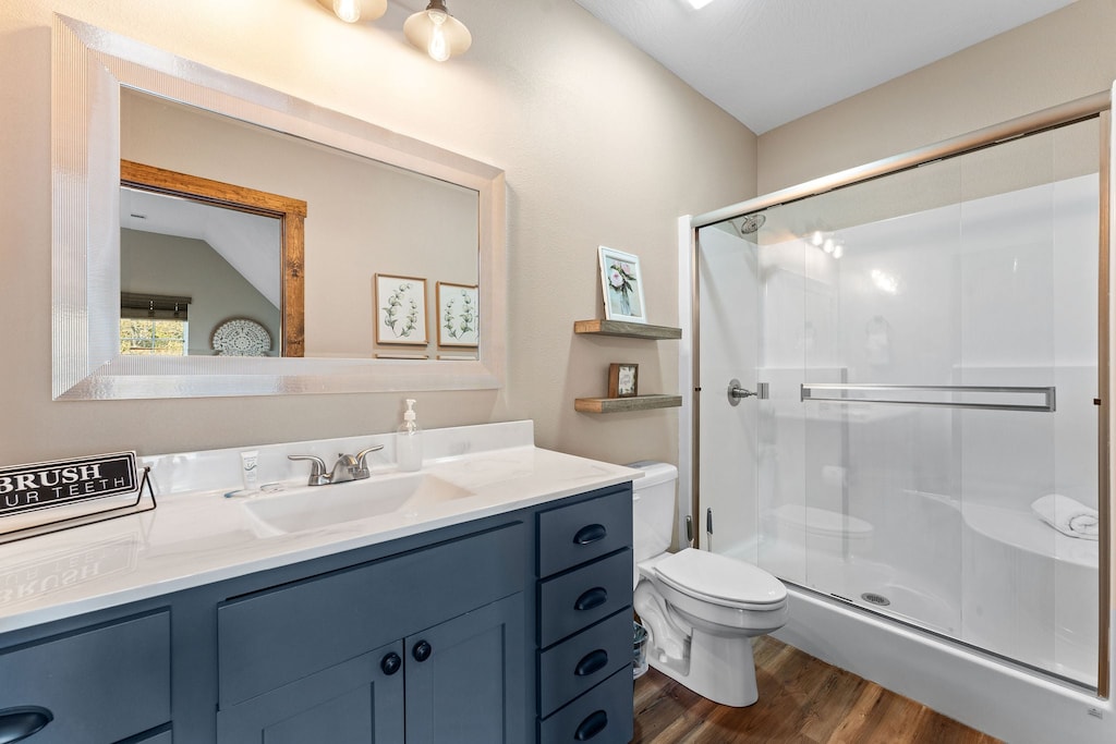 Bathroom Six - En-Suite Bathroom