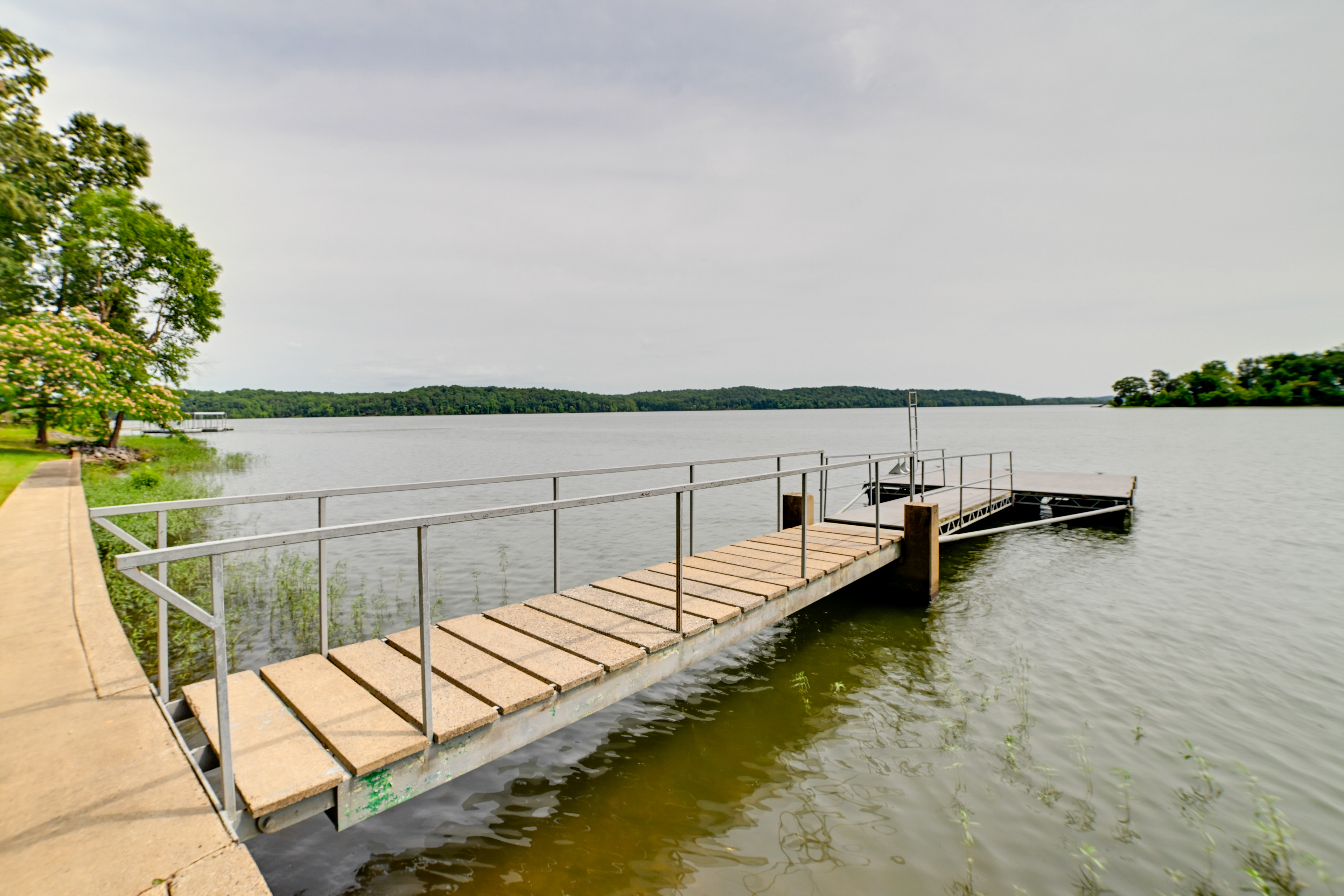 Property Image 2 - Kentucky Lake Home w/ Hot Tub & Boat Dock