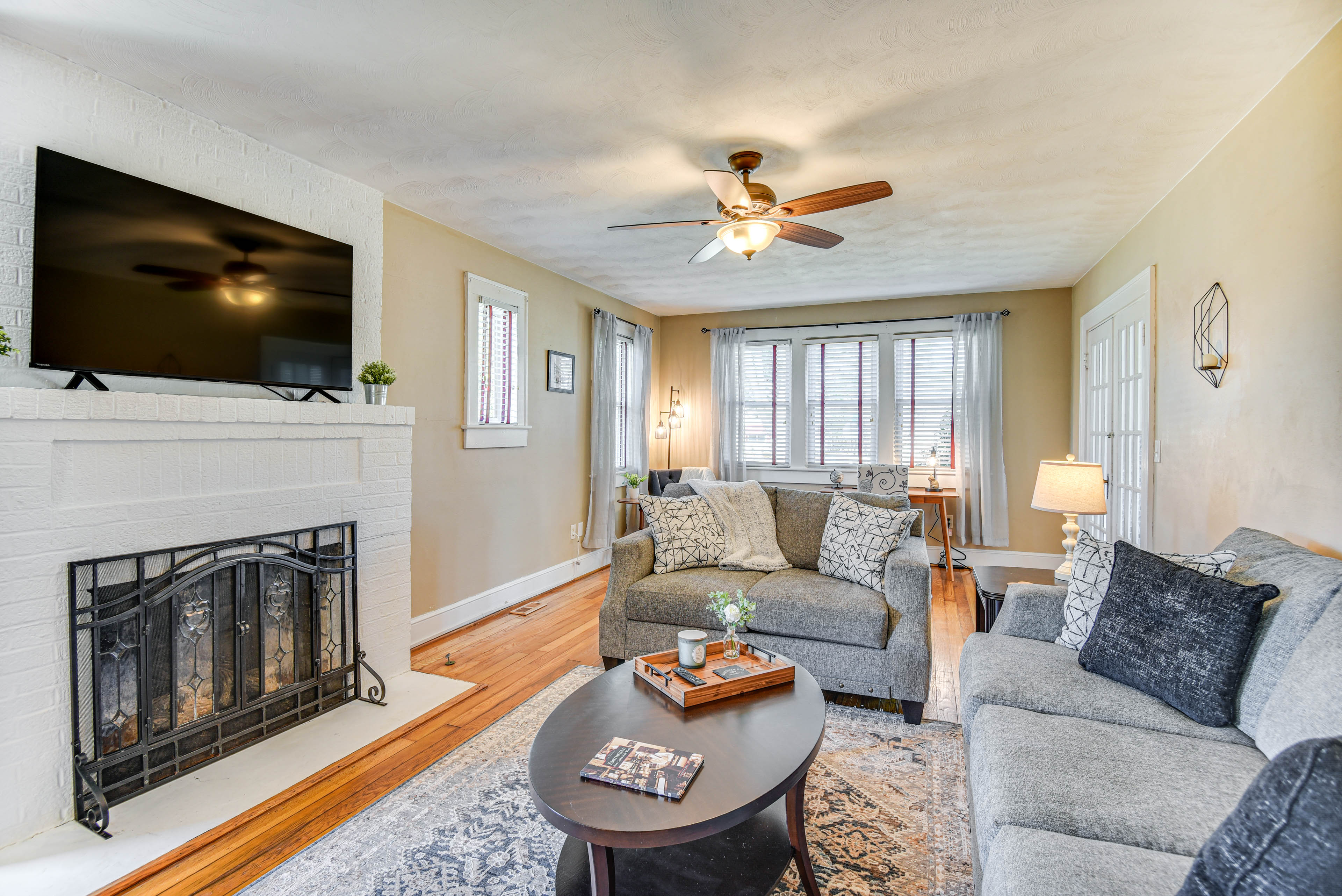 Charming Smithfield House Walk to Downtown! Home Rental in Smithfield