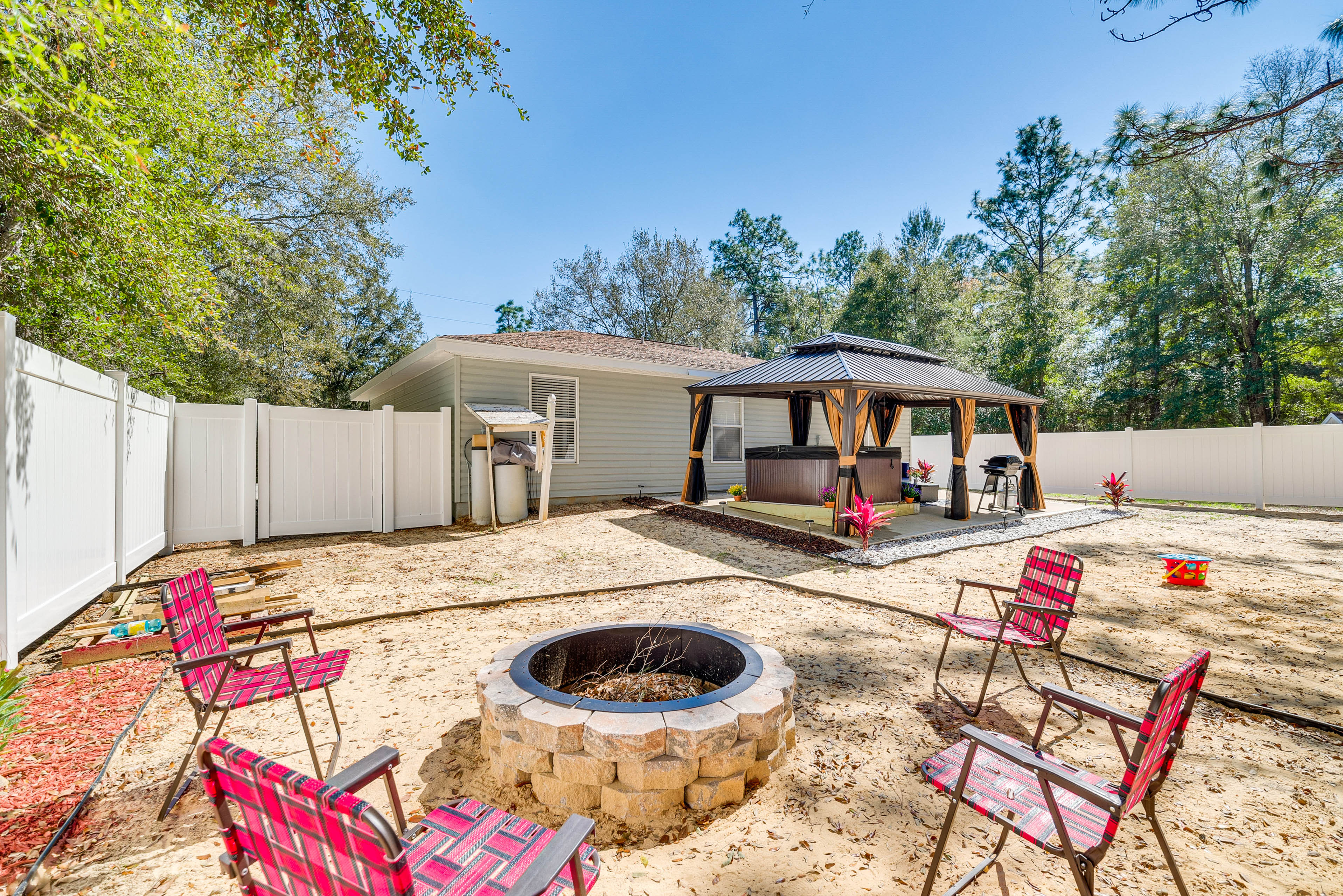 Property Image 1 - Crystal River Getaway w/ Hot Tub & Fire Pit!