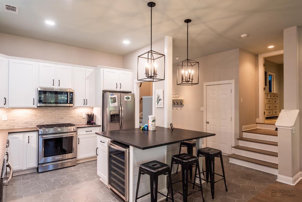 6 Pender - Pool and Spa