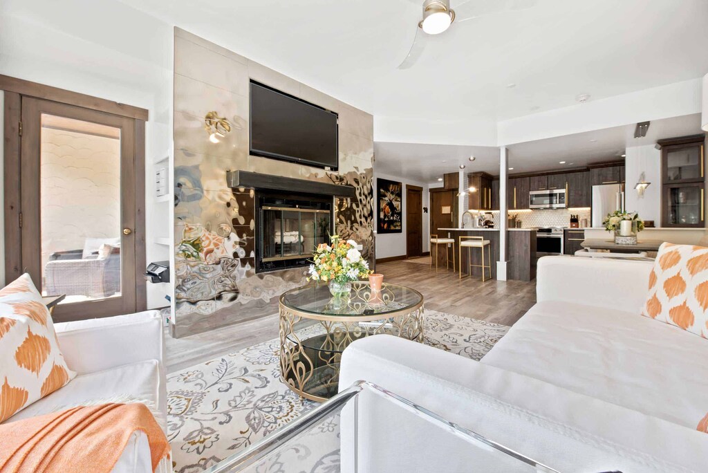 charter-4350-1668_51303190070_o