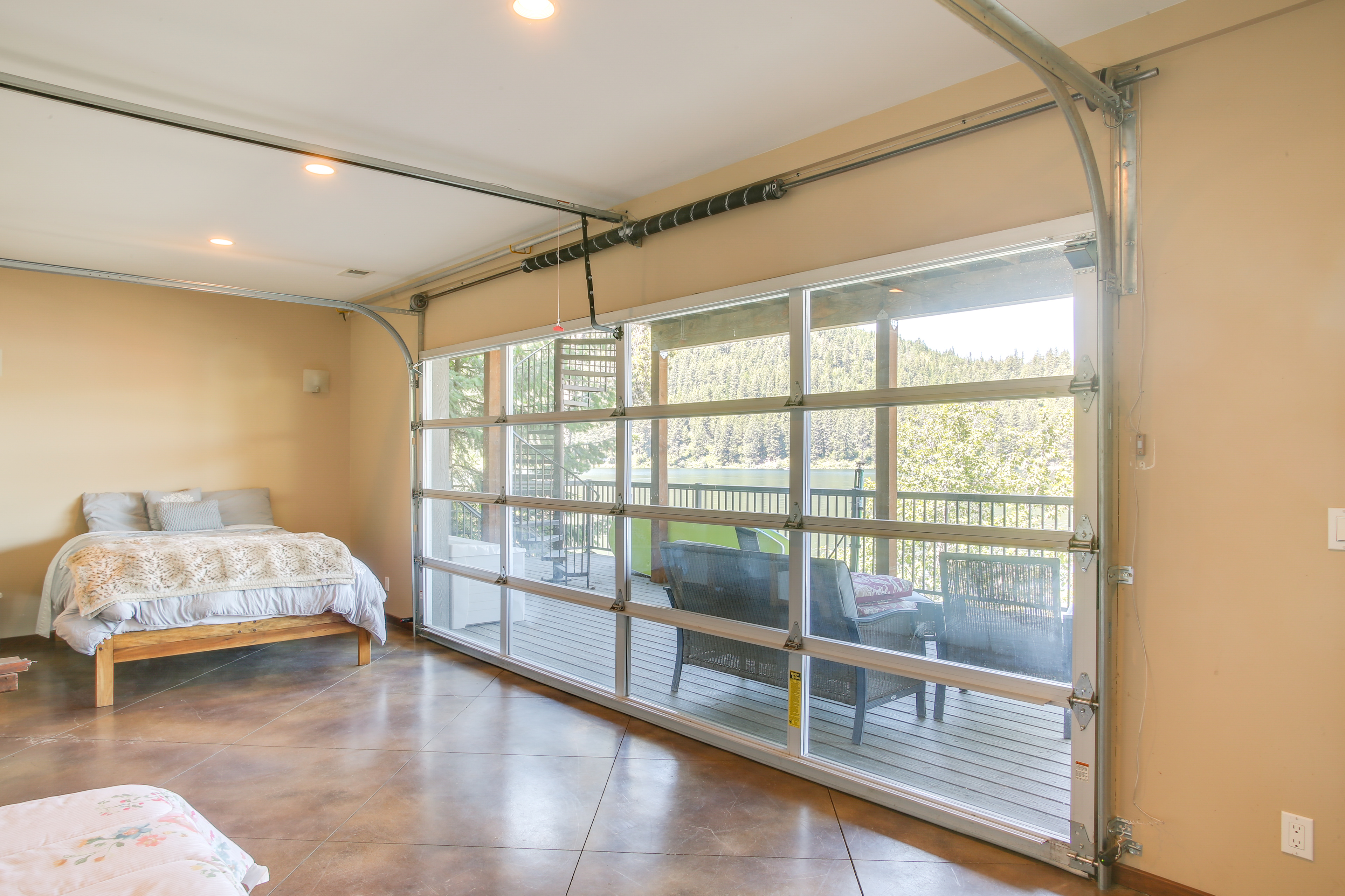 Beautiful Lake Coeur d'Alene Retreat: Deck & View!