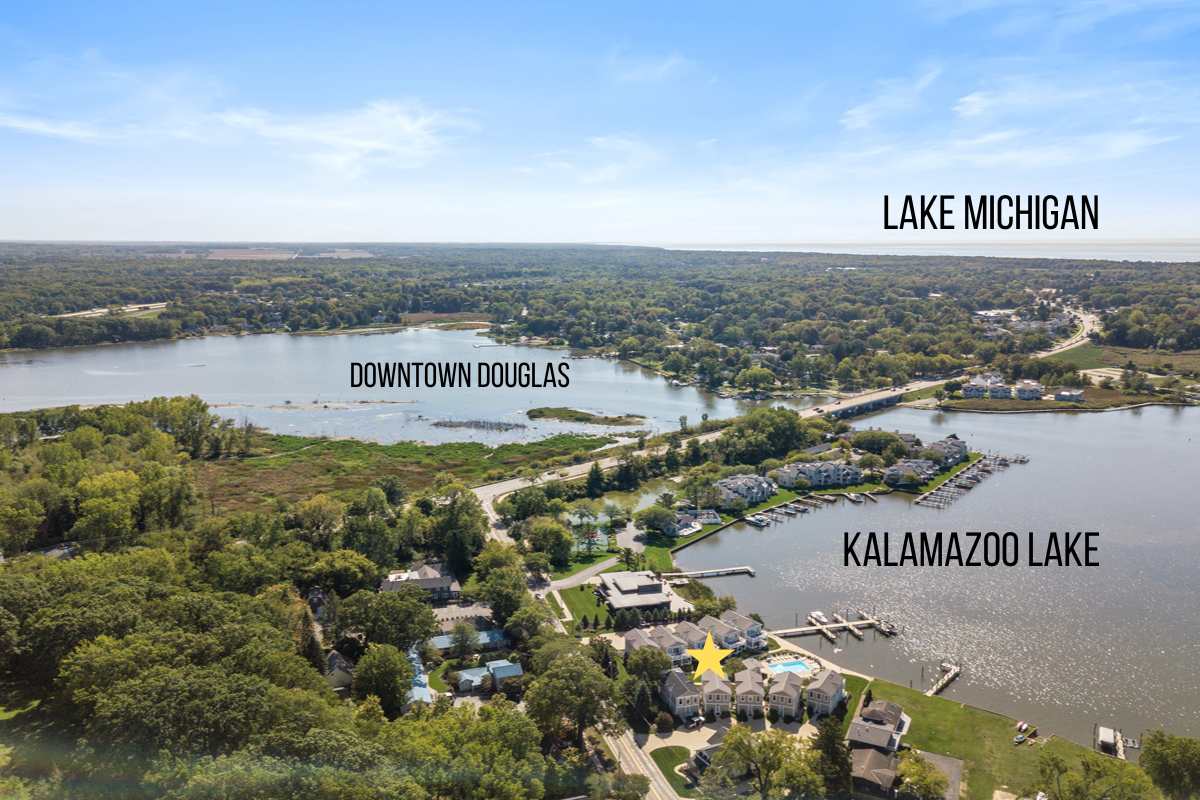 Lake Front Condo W/ Pool Access, Walk to Saugatuck Lake Front Condo W/ Pool Access, Walk to Saugatuck