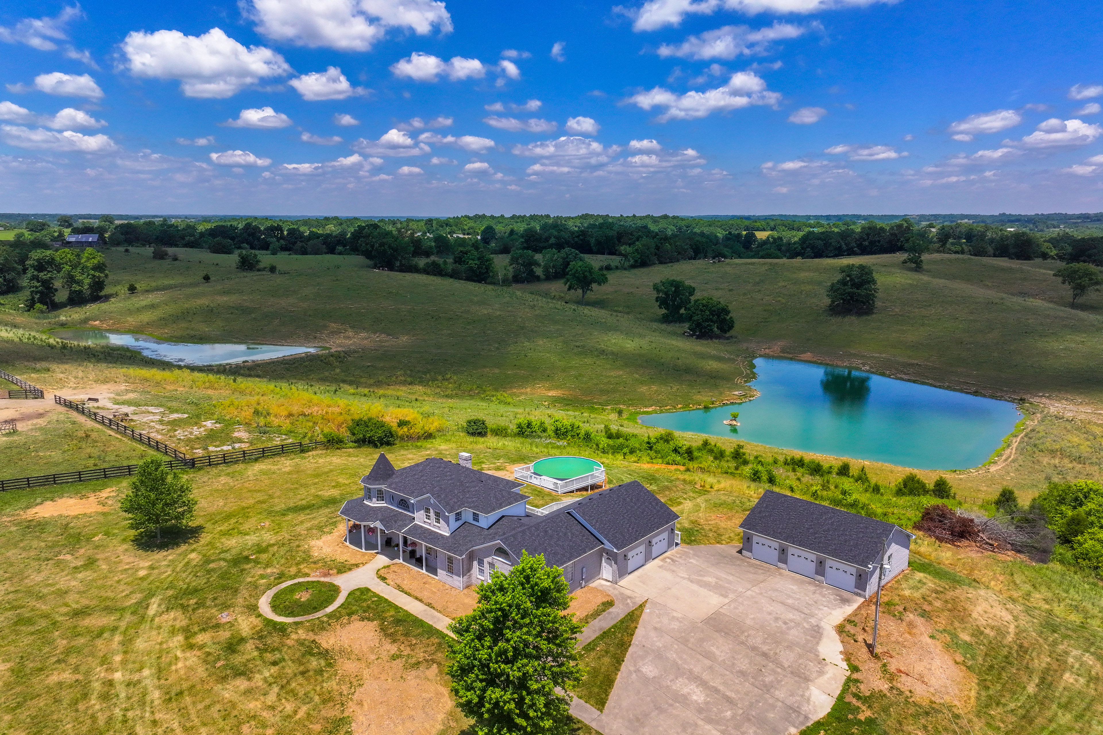 Sprawling Kentucky Getaway w/ Pool & Hot Tub!