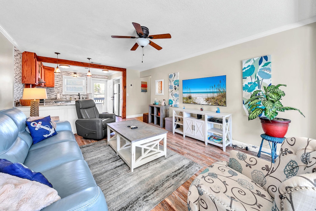 Misty Harbour 7 living room