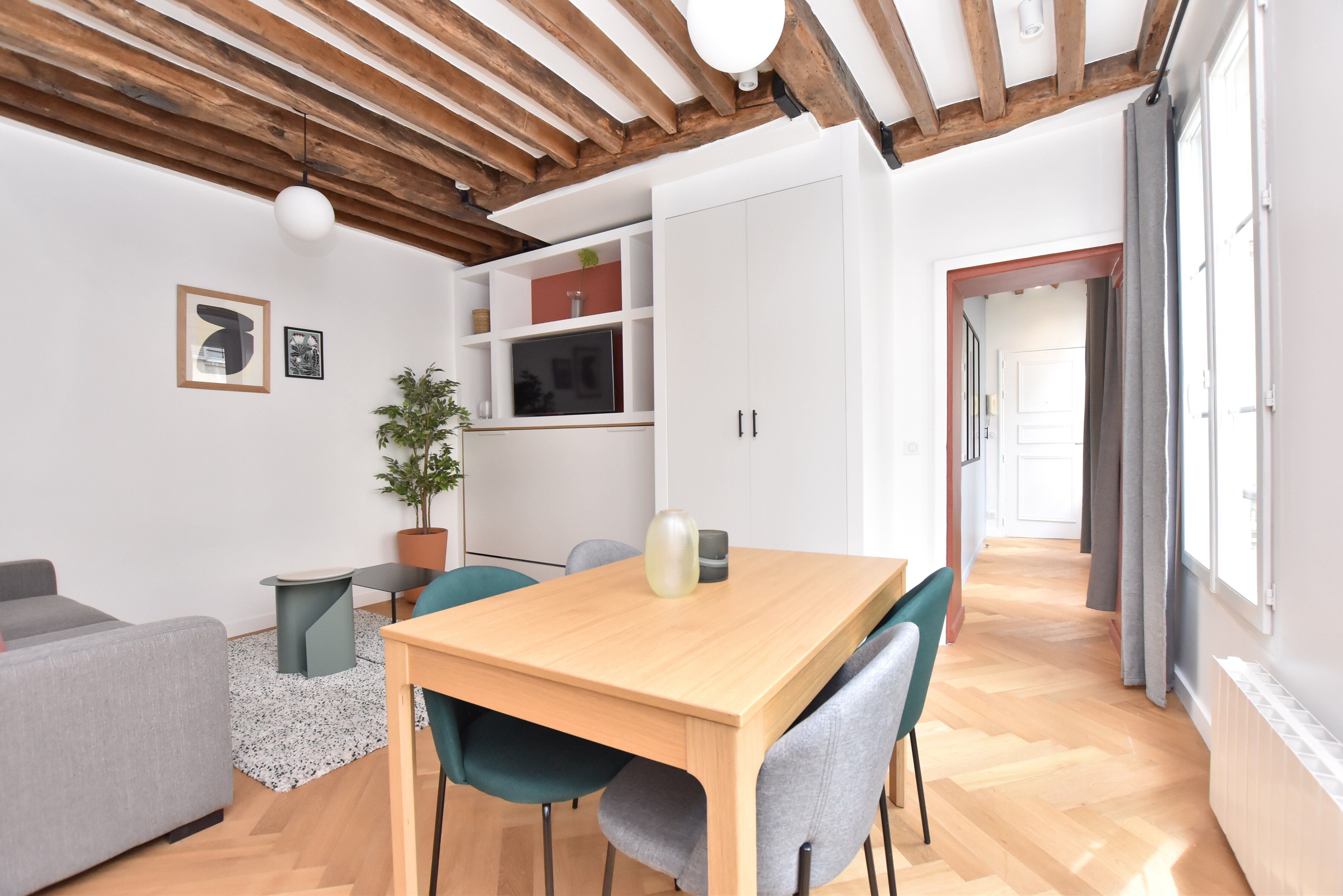 Property Image 2 - Inviting beautiful Apartment for 5 Guests Near République