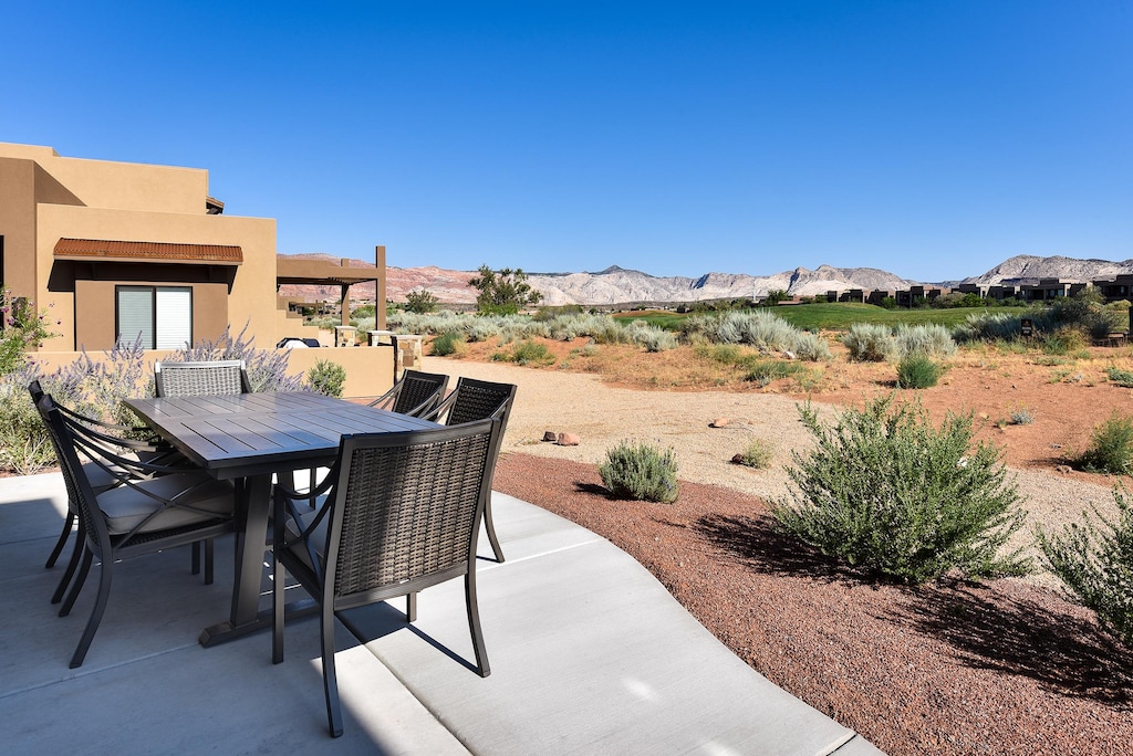 View of the beautiful 18th hole on The Ledges Golf Course.