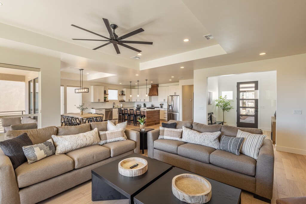 With two large sofas, the whole family can cozy up. 