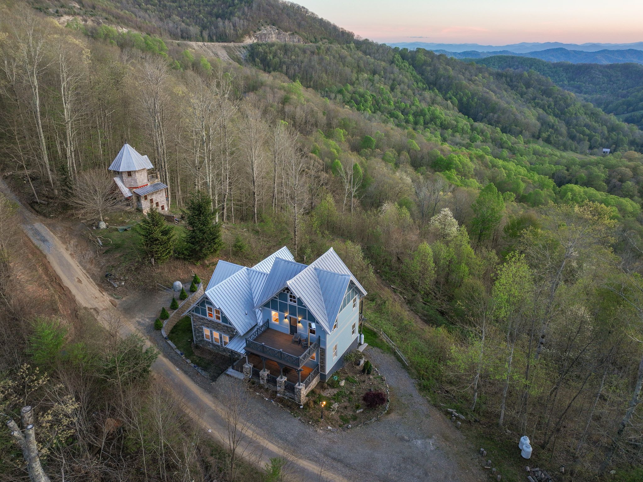 Panoramic Mtn Views~ HotTub~ FirePit~ Asheville