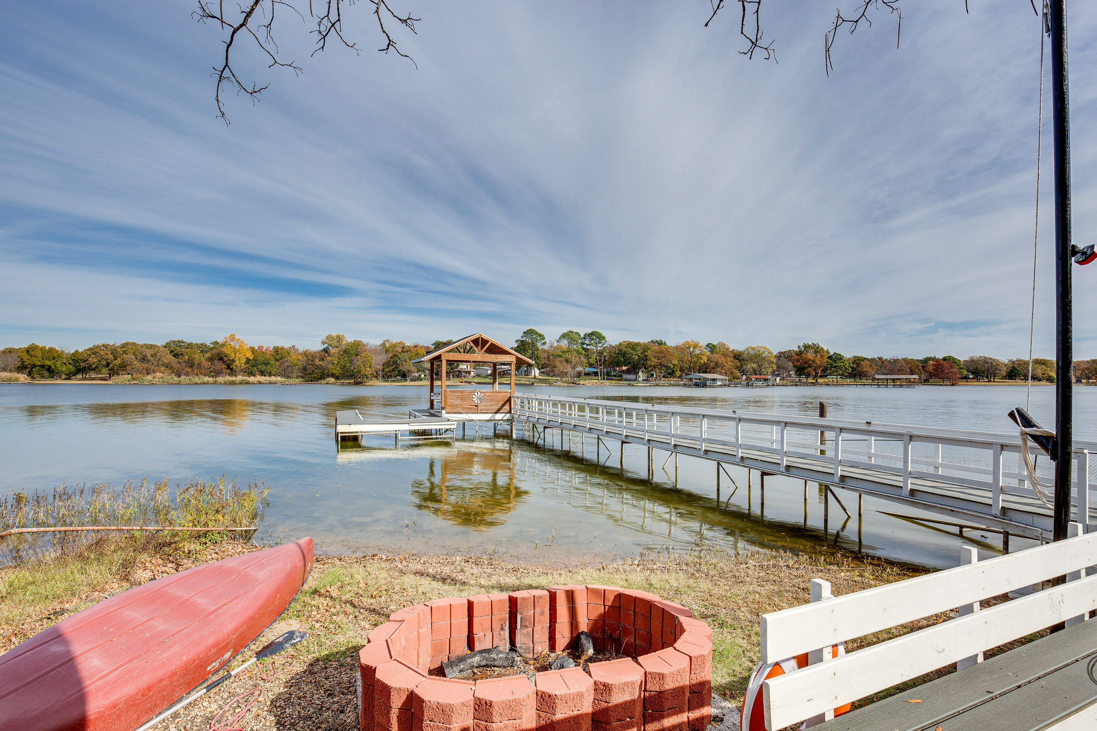 Property Image 1 - Waterfront Retreat w/ Dock on Lake Tawakoni!