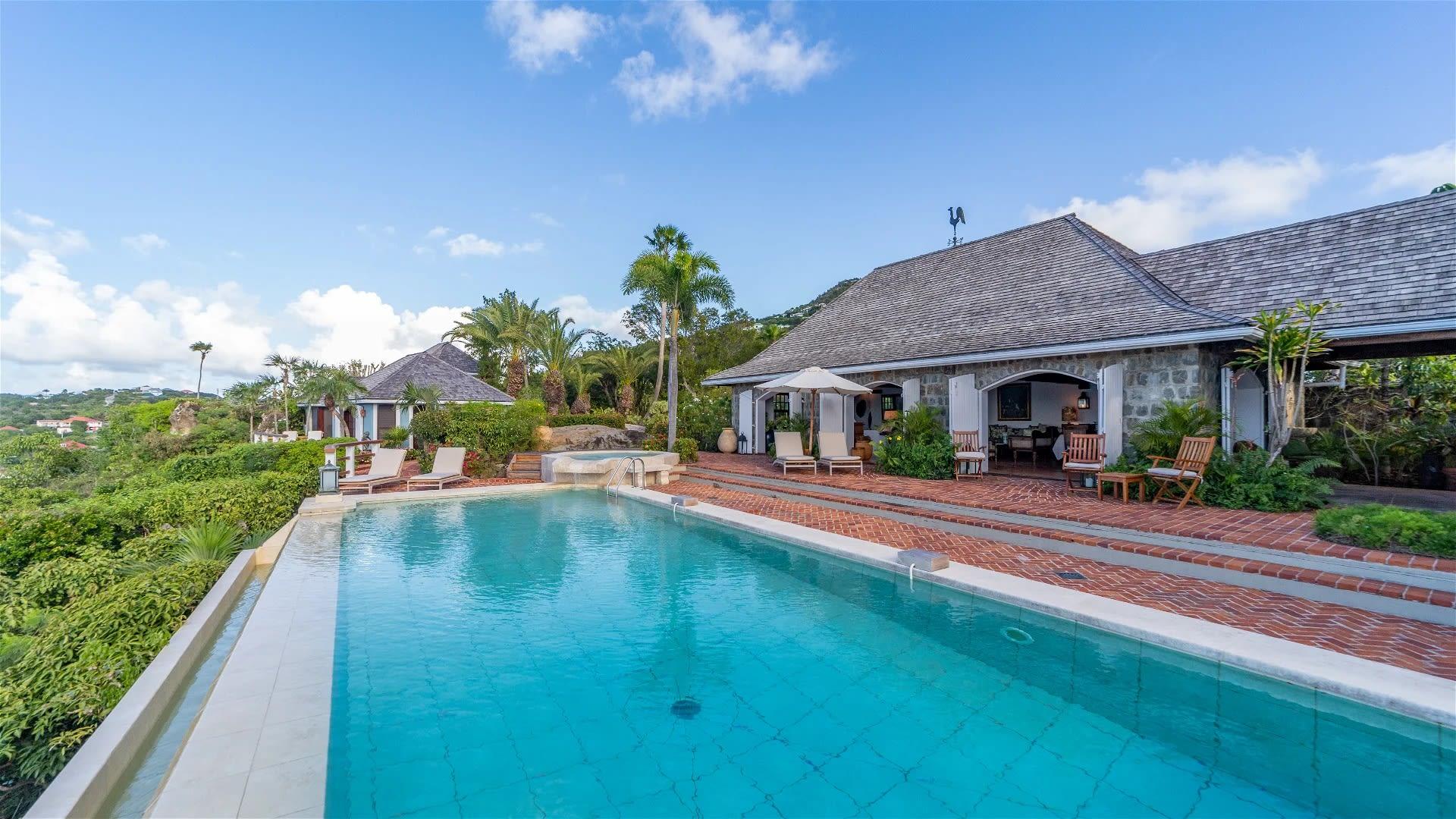 Property Image 1 - Beautiful Five-bedroom Villa In Petite Saline