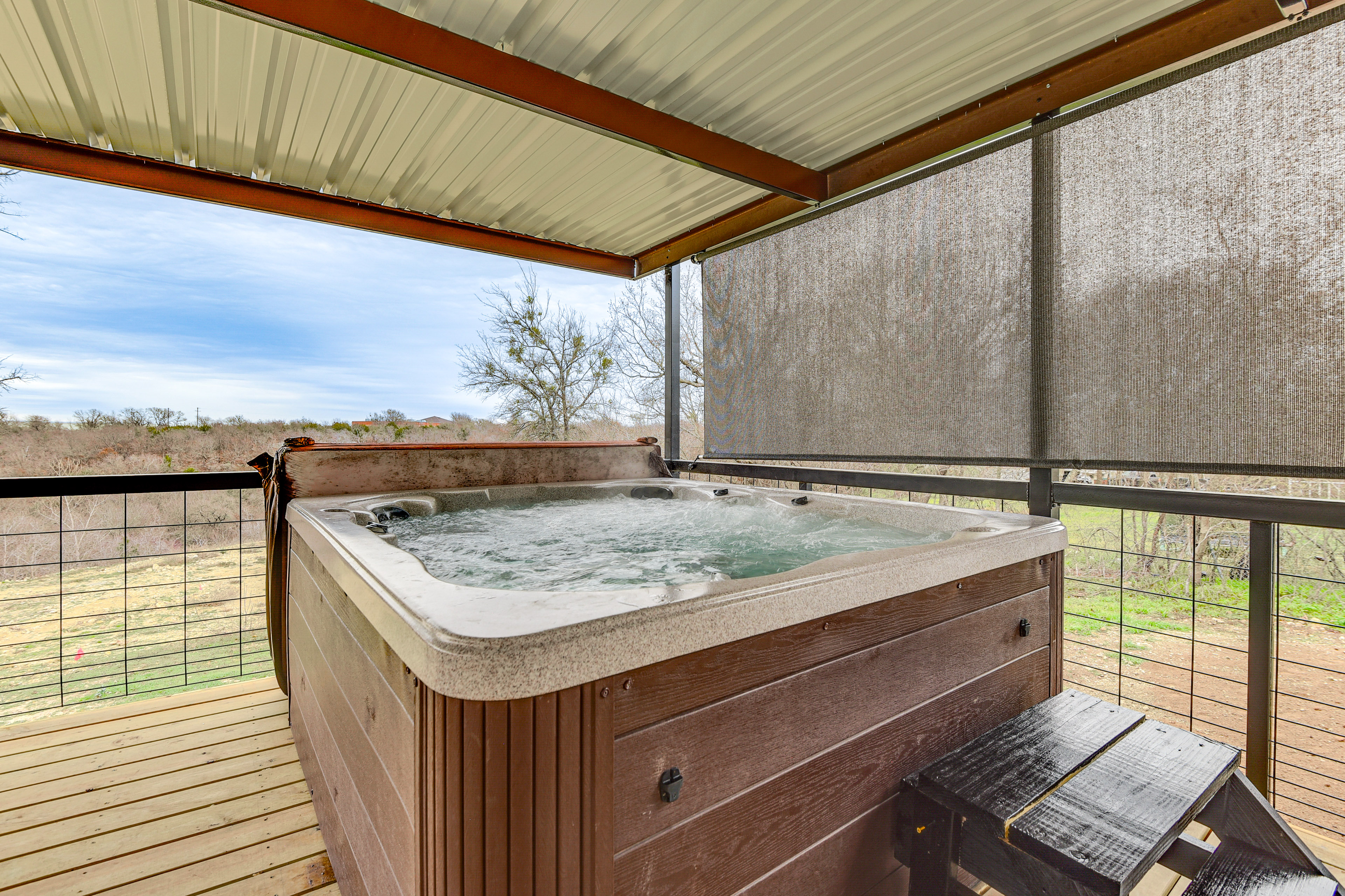 Property Image 1 - Hudson Oaks Country Creekside Home: Hot Tub & Deck