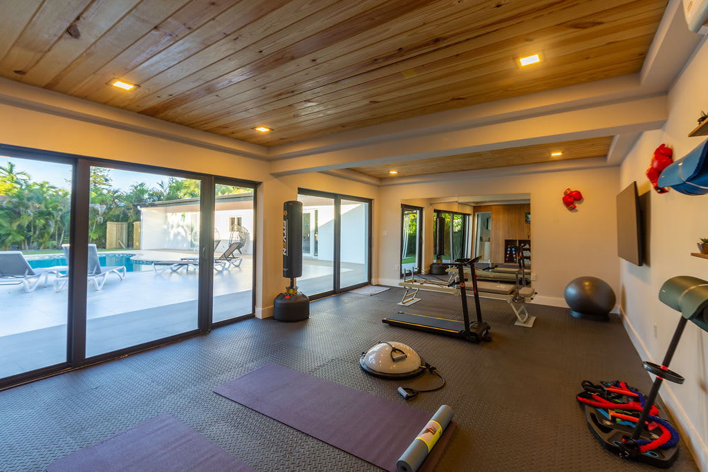 Welcome to GlamHomes - Get fit in this fantastic poolside Gym!