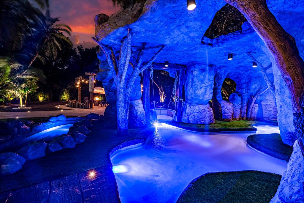 Grotto one of a kind Jacuzzi