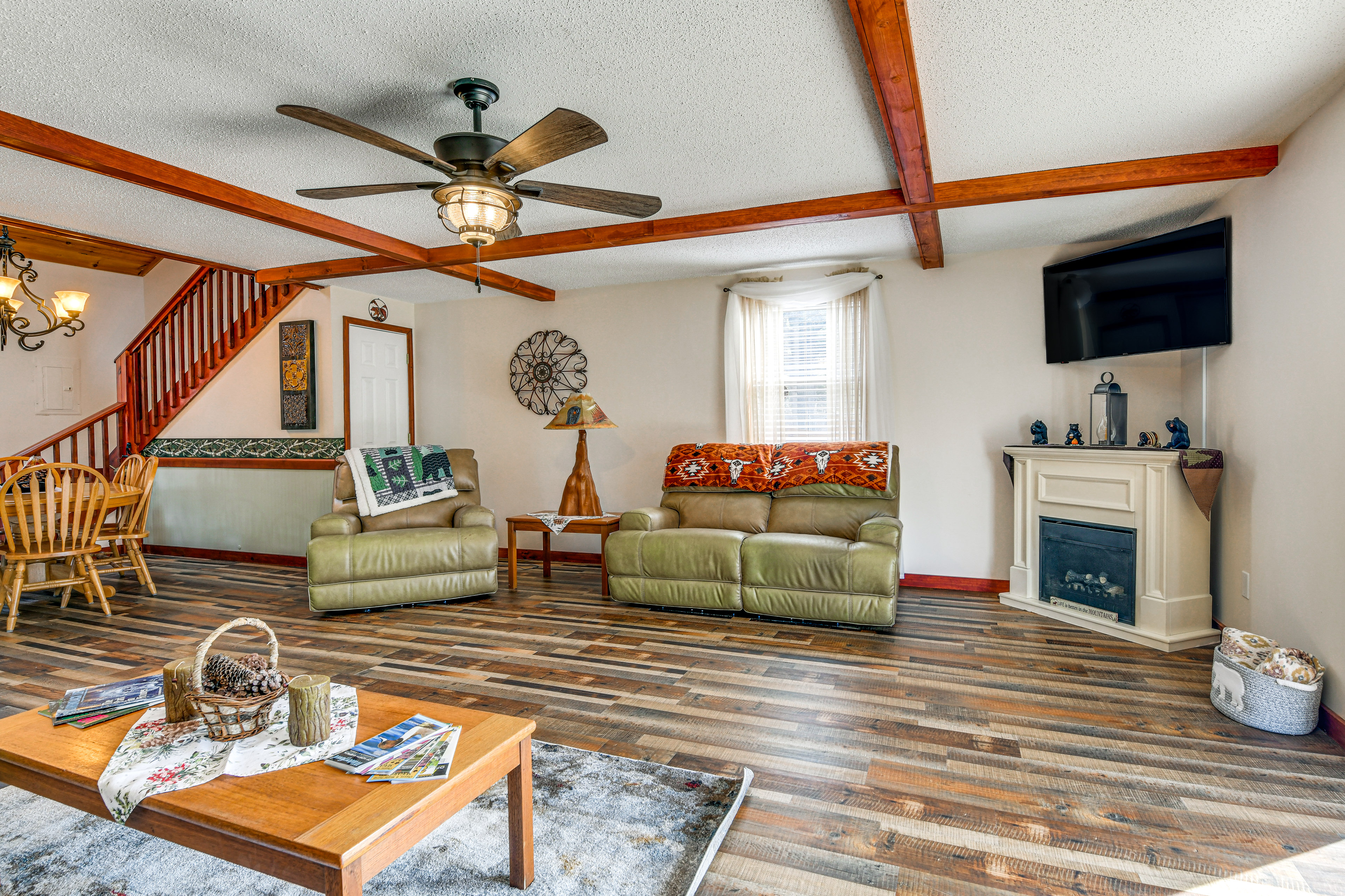 Riverfront Peru Cabin ~ 2 Mi to Lake Champlain!