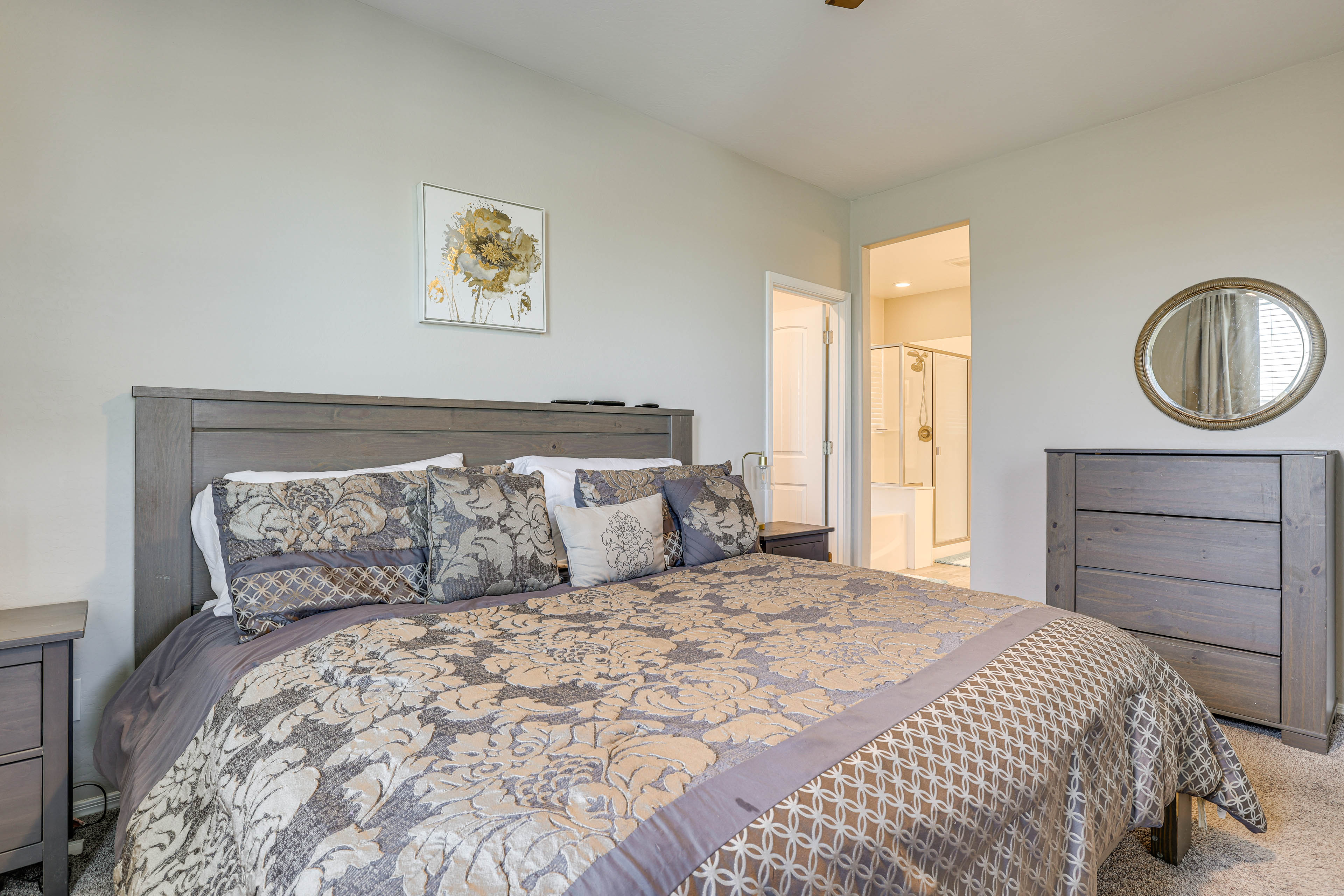 Outdoor Oasis w/ Pool & Spa: Goodyear Getaway