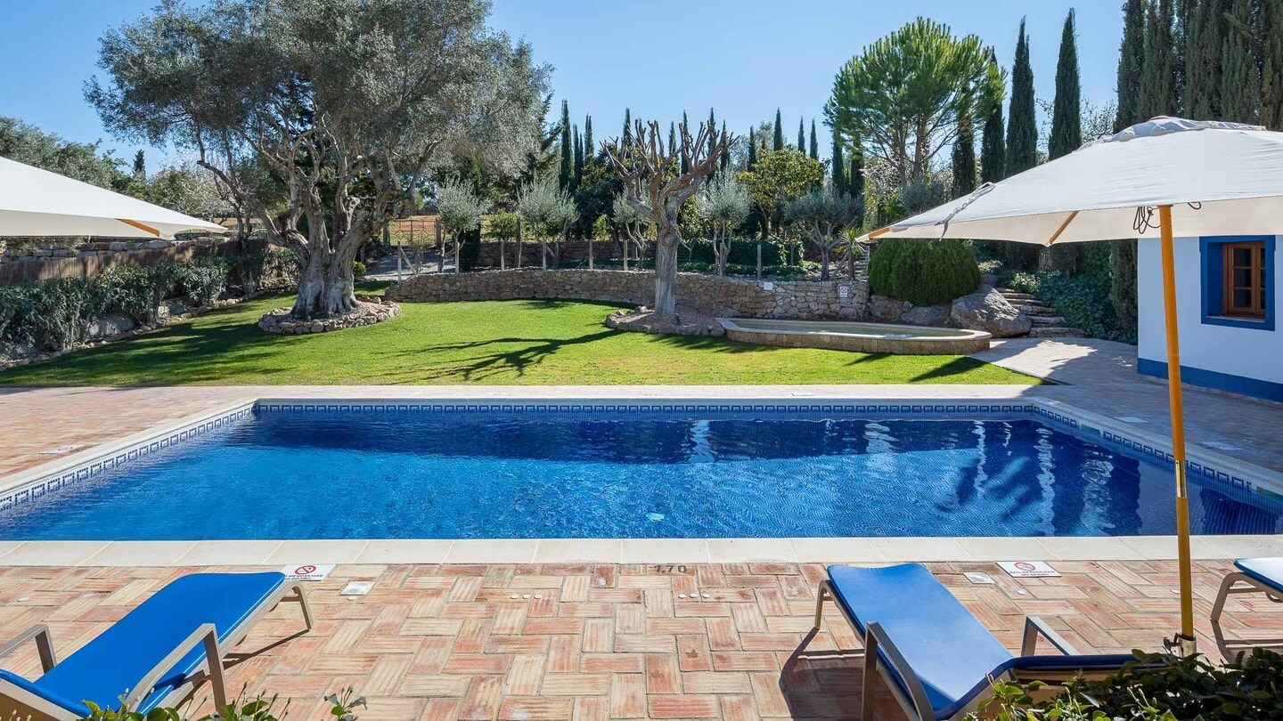 Property Image 2 - Luxury, country family home in central Algarve with two pools!