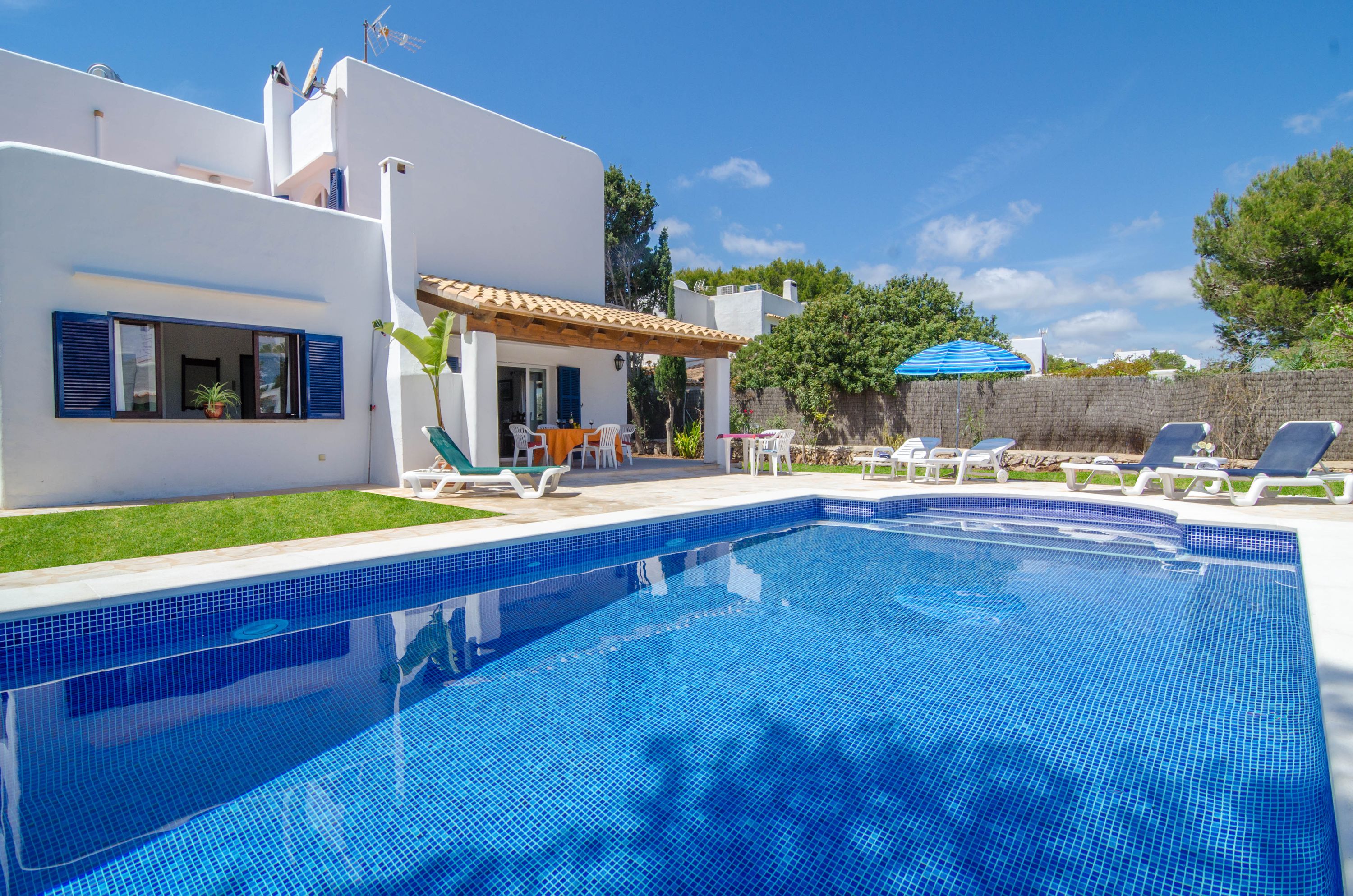 Property Image 1 - Villa Cala Esmeralda