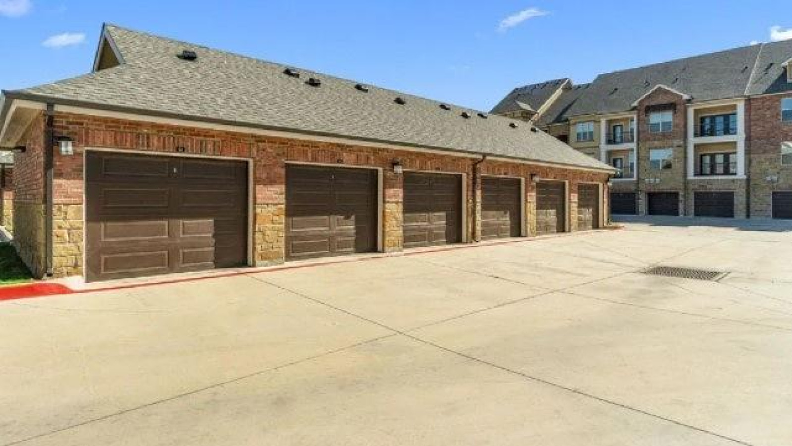 Property Image 2 - Modern Apartment in Prime Location (ID9554X56)