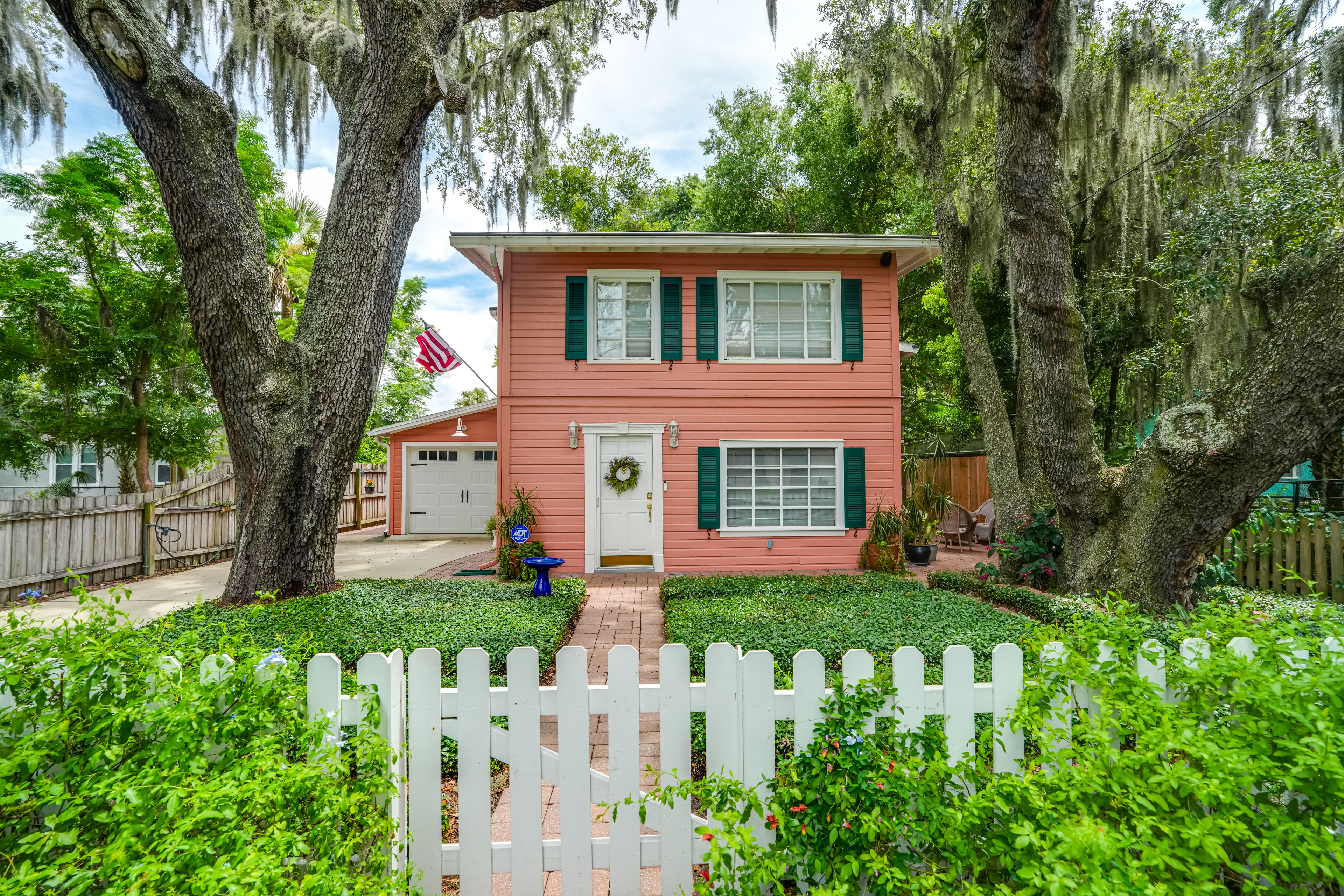 Property Image 1 - Mt Dora Garden Cottage w/ Patios, Walk to Downtown