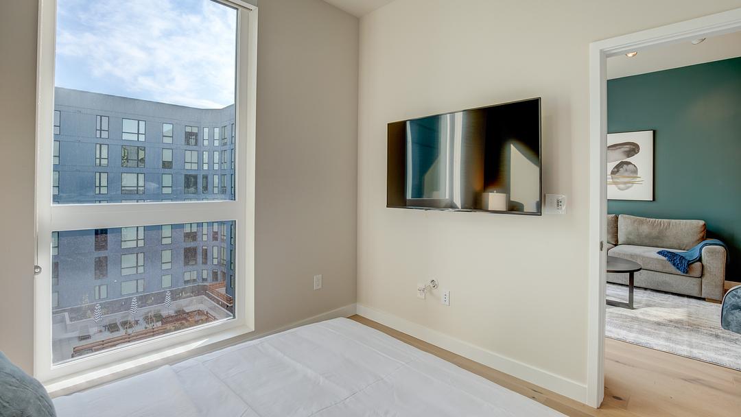 Property Image 1 - Modern Apartment in Prime Location (ID7209X35)