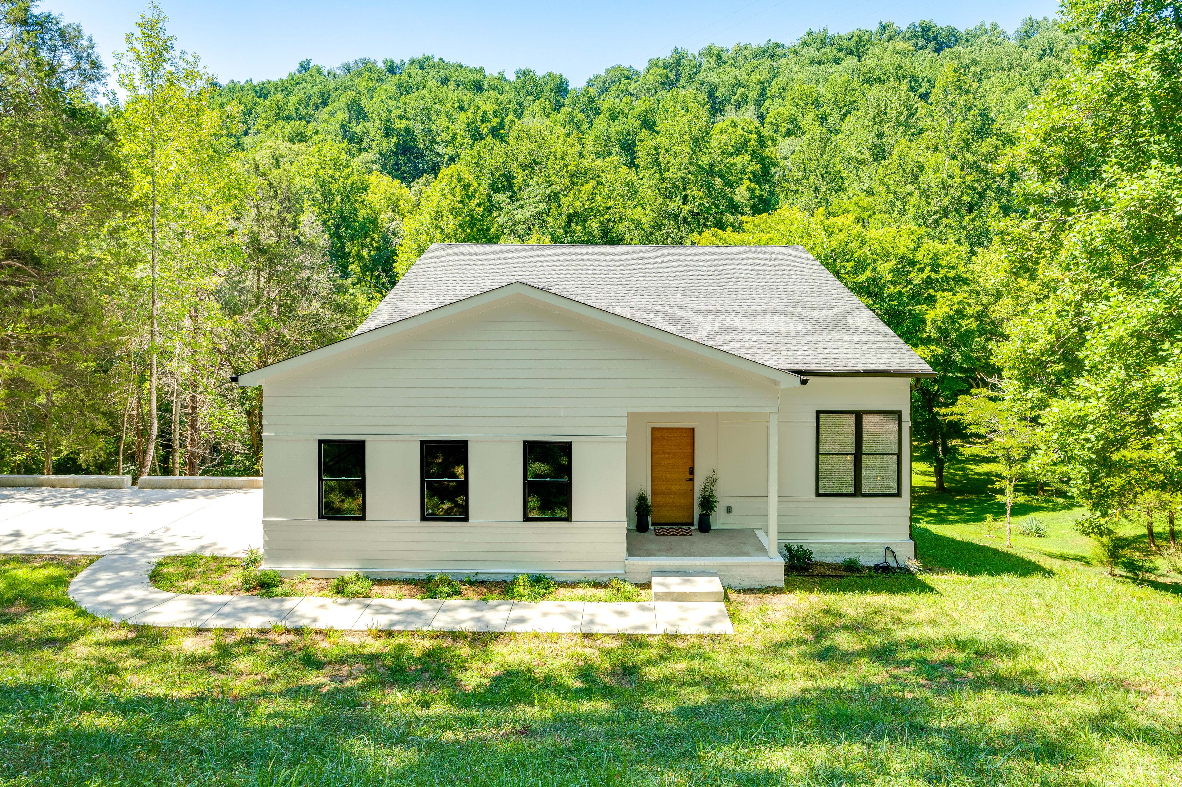 Property Image 1 - Sleek Tennessee Retreat: 2 Mi to Center Hill Lake!