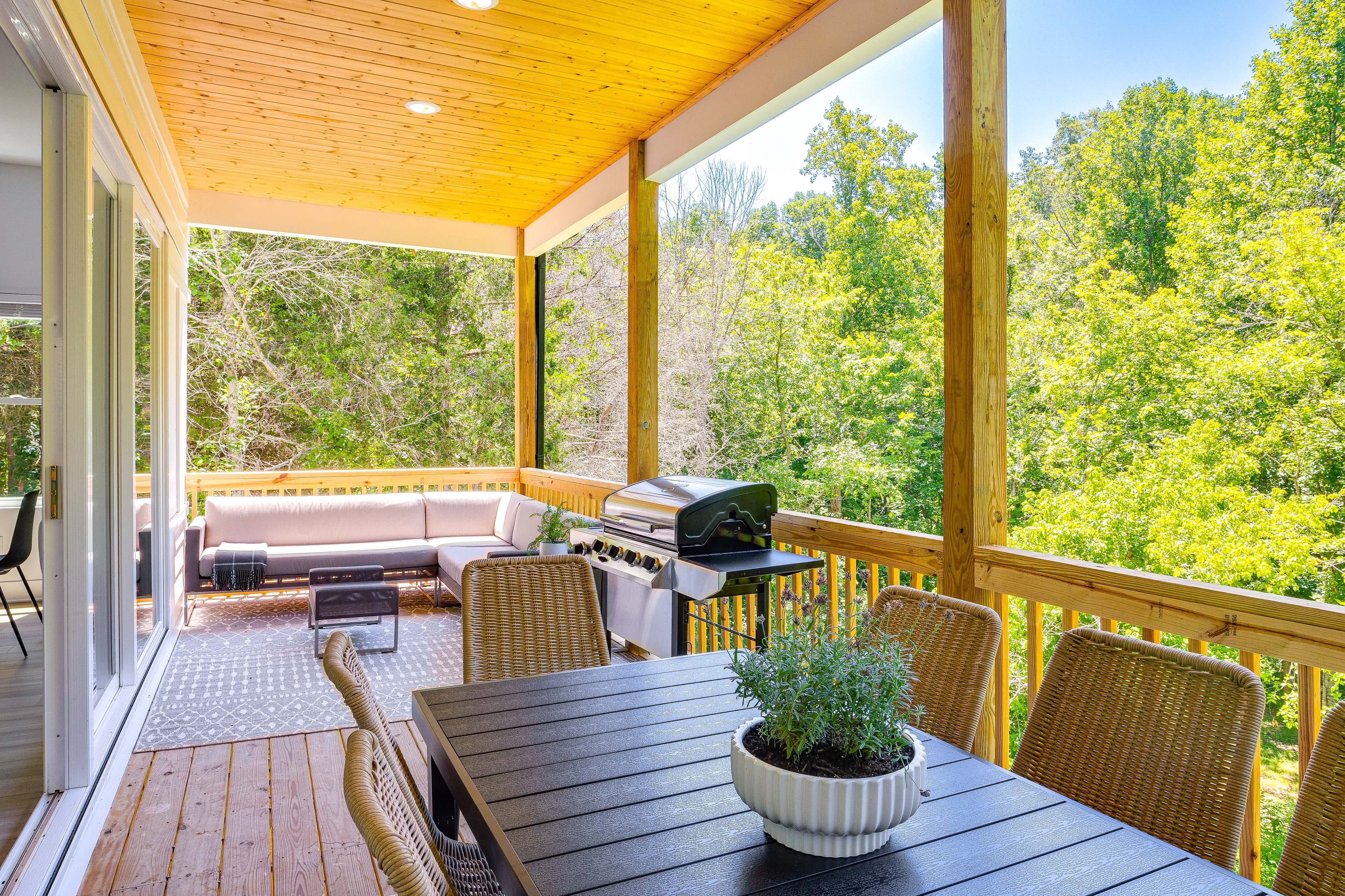 Property Image 2 - Sleek Tennessee Retreat: 2 Mi to Center Hill Lake!