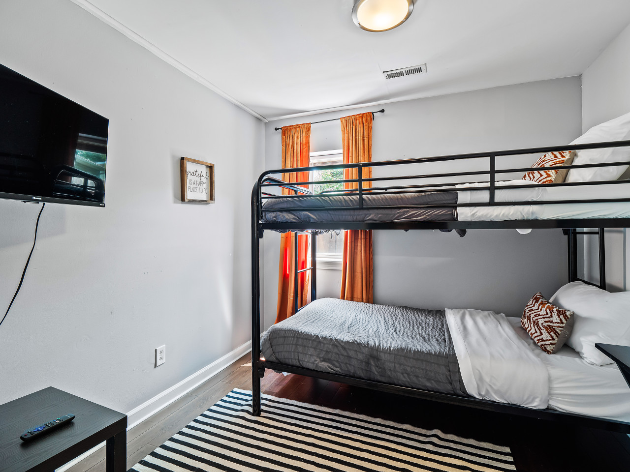 Spacious Home With Hot Tub, Game Room and Near Cedar Point