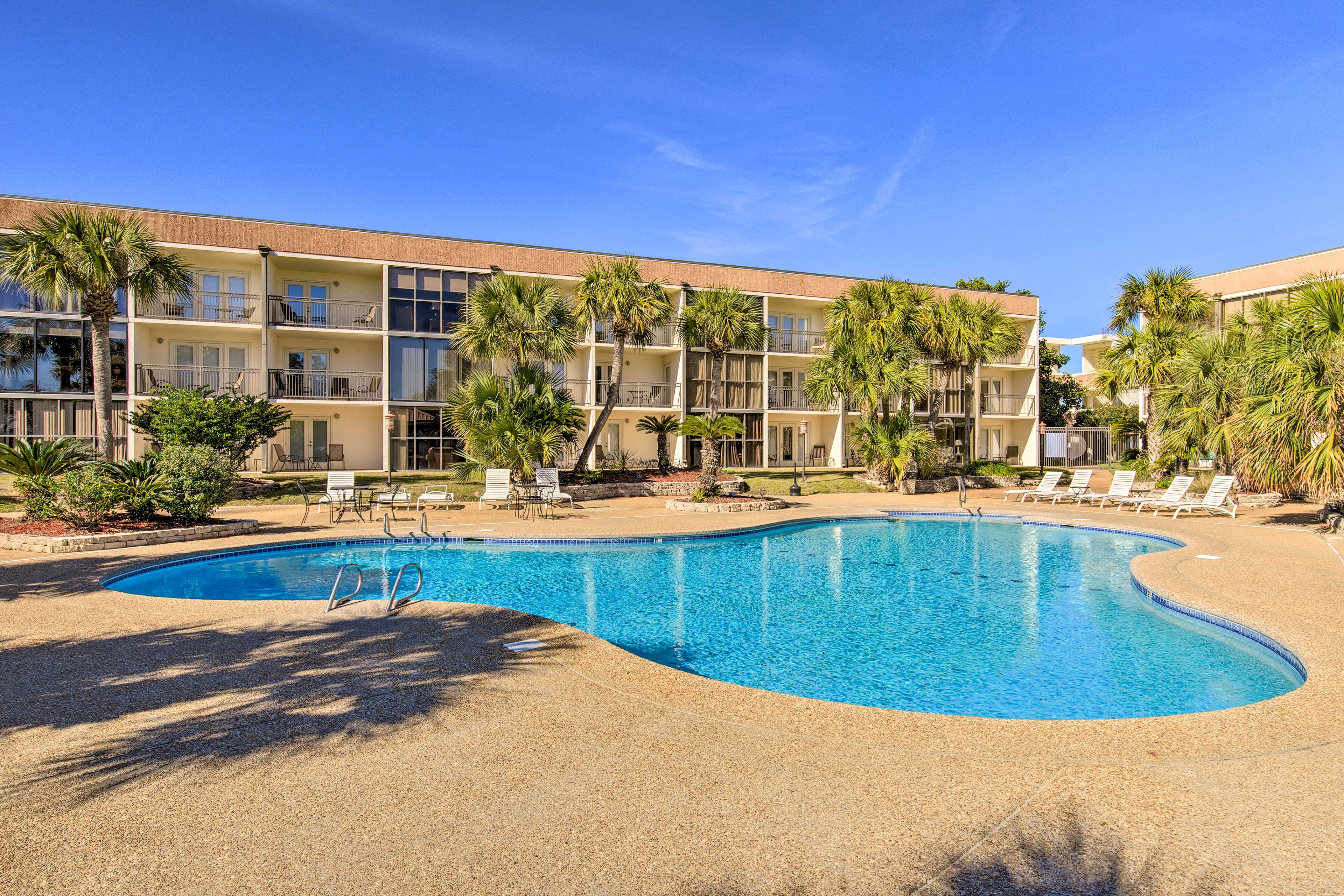 Property Image 2 - Biloxi Condo w/ Pool Access - Steps to Beach!