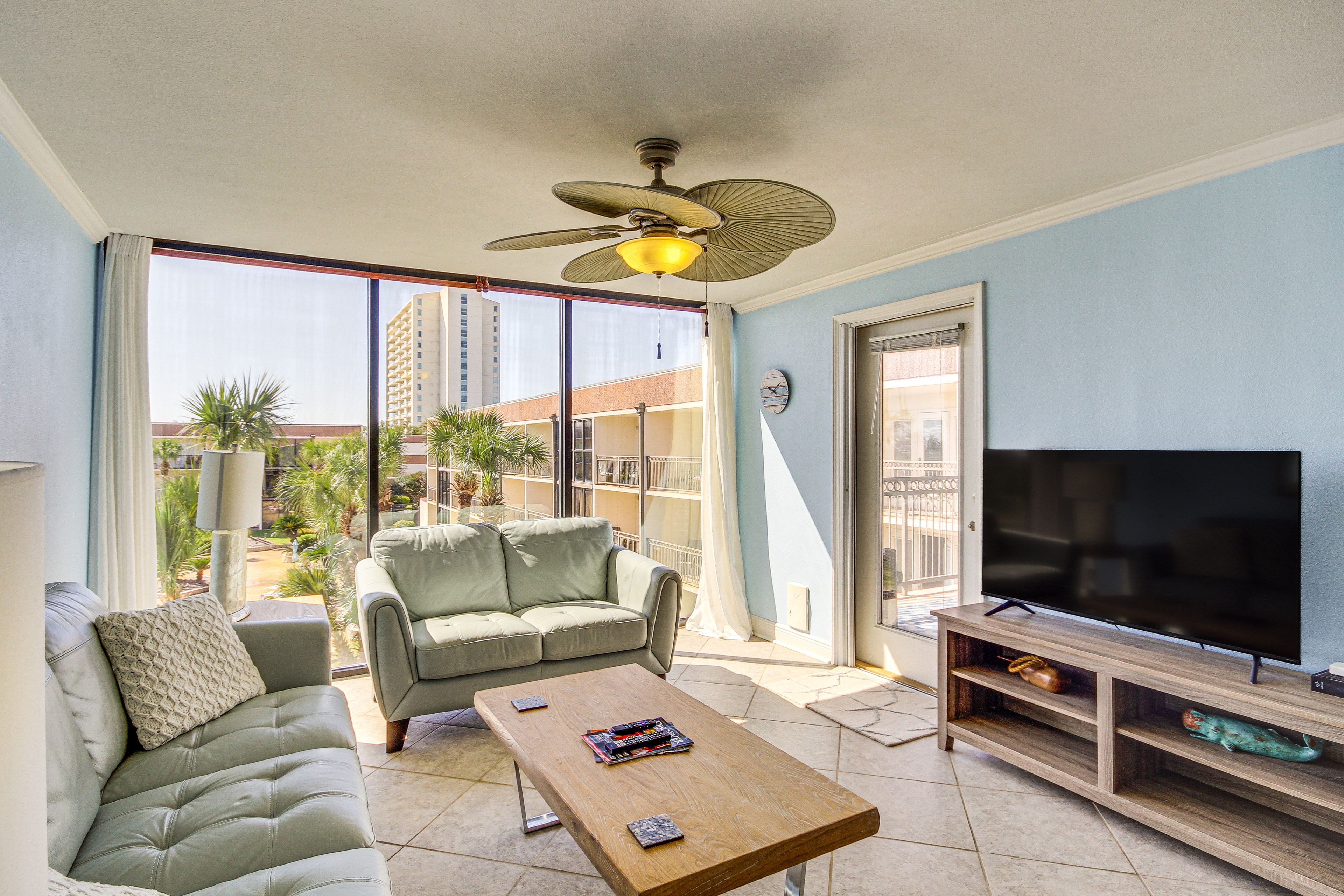 Biloxi Condo w/ Pool Access - Steps to Beach!