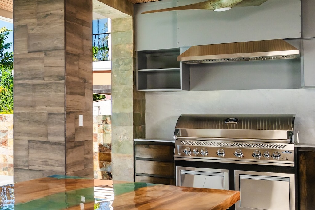 Outdoor grilling station: Ignite flavors and inspire stories.

