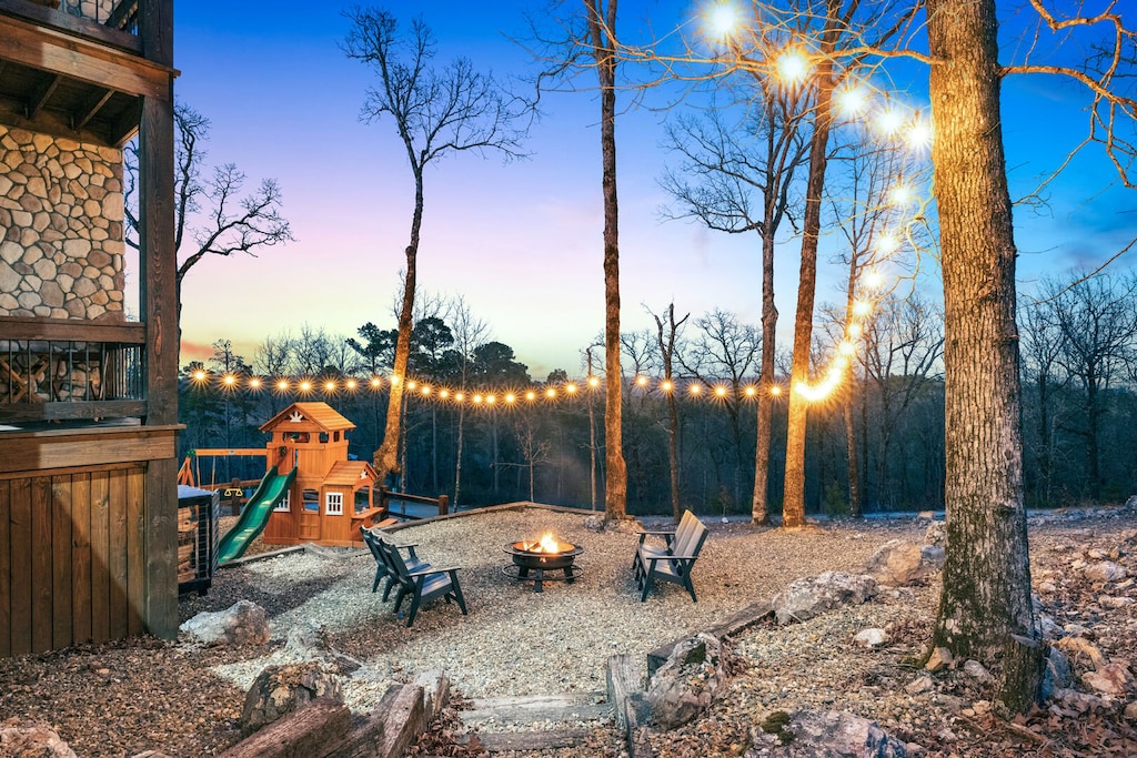 Fire pit with firewood provided (seats for 10 people)