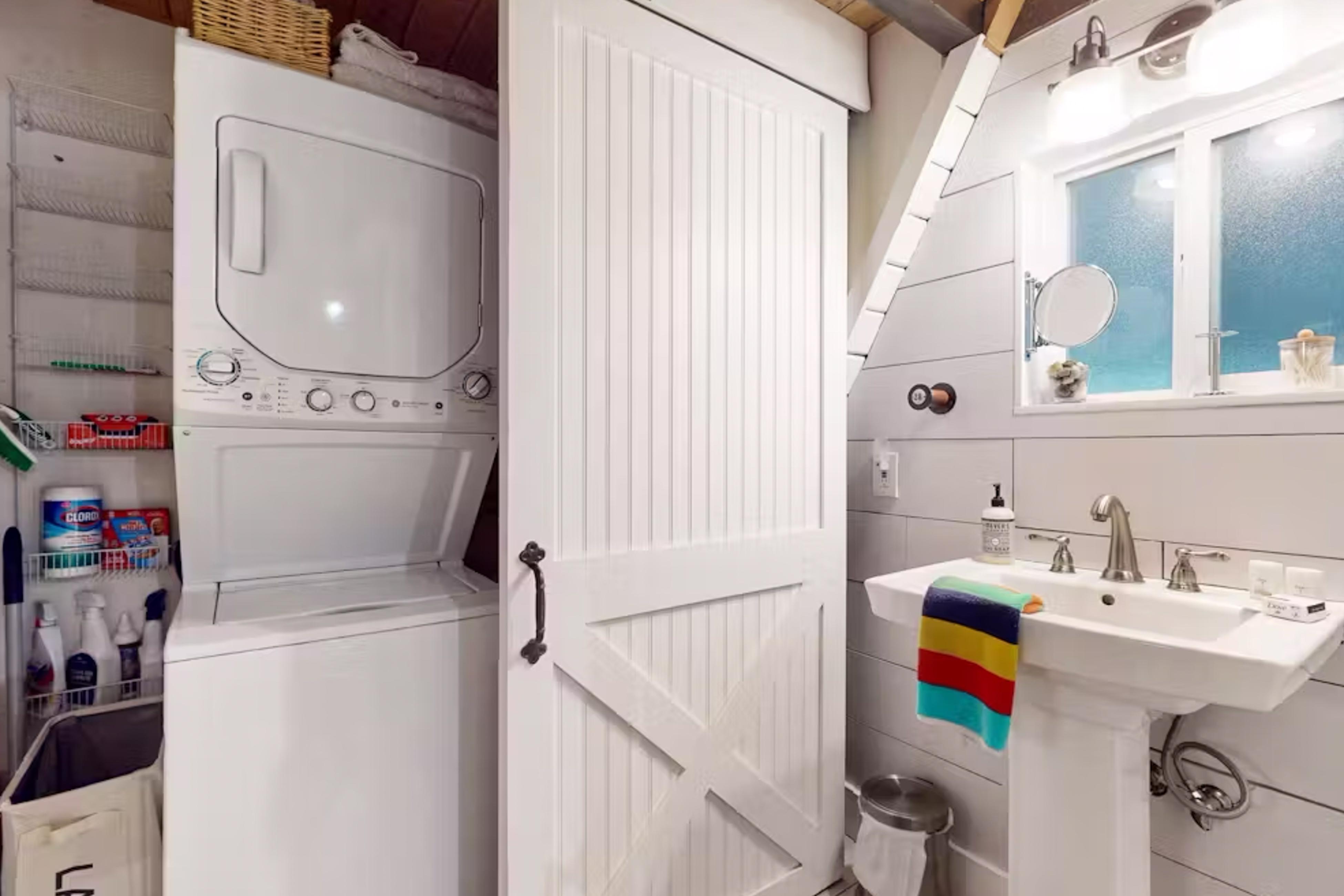 Cozy Lakefront Cabin Cozy Lakefront Cabin