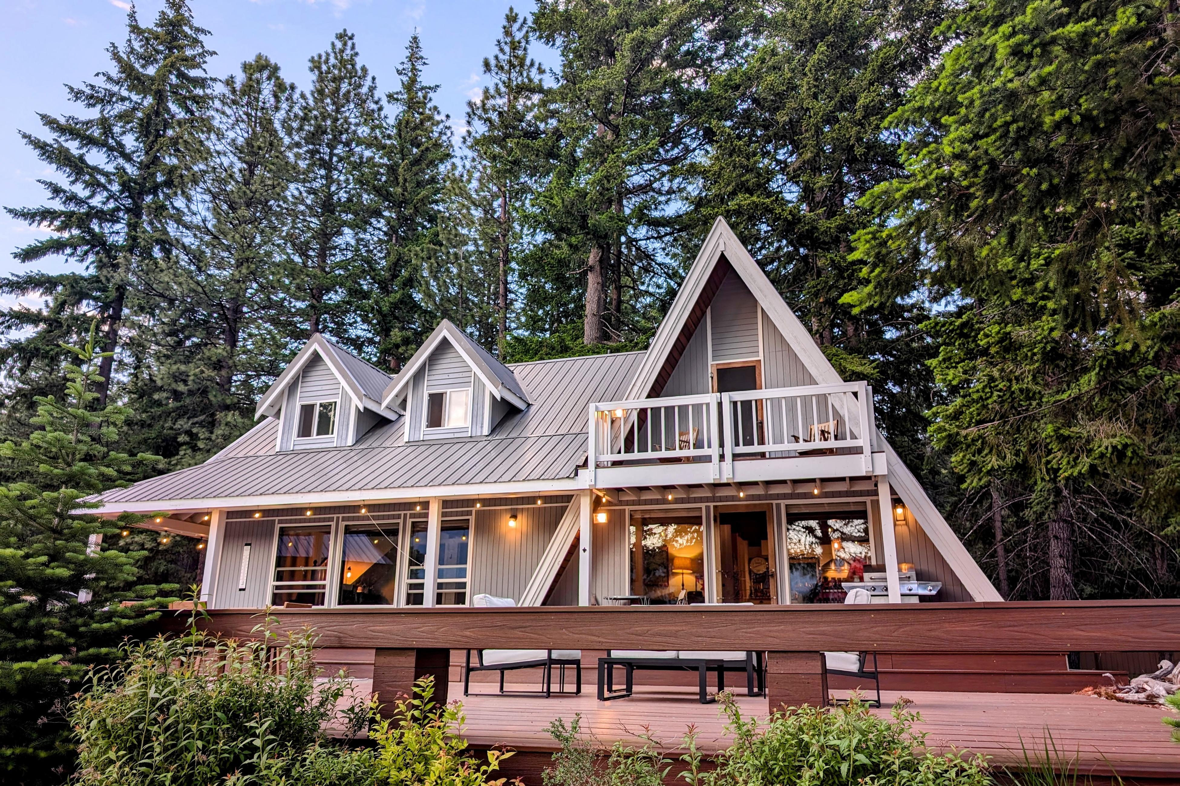 Property Image 2 - Cozy Lakefront Cabin