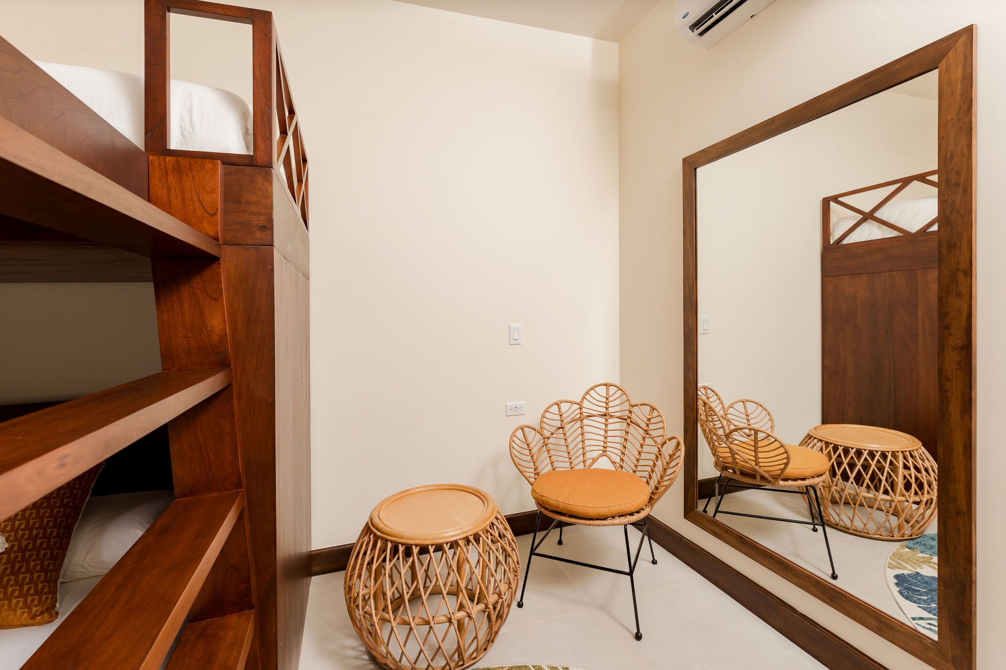 Casa Orquidea - 6 Paseo Miraflores Casa Orquidea - 6 Paseo Miraflores