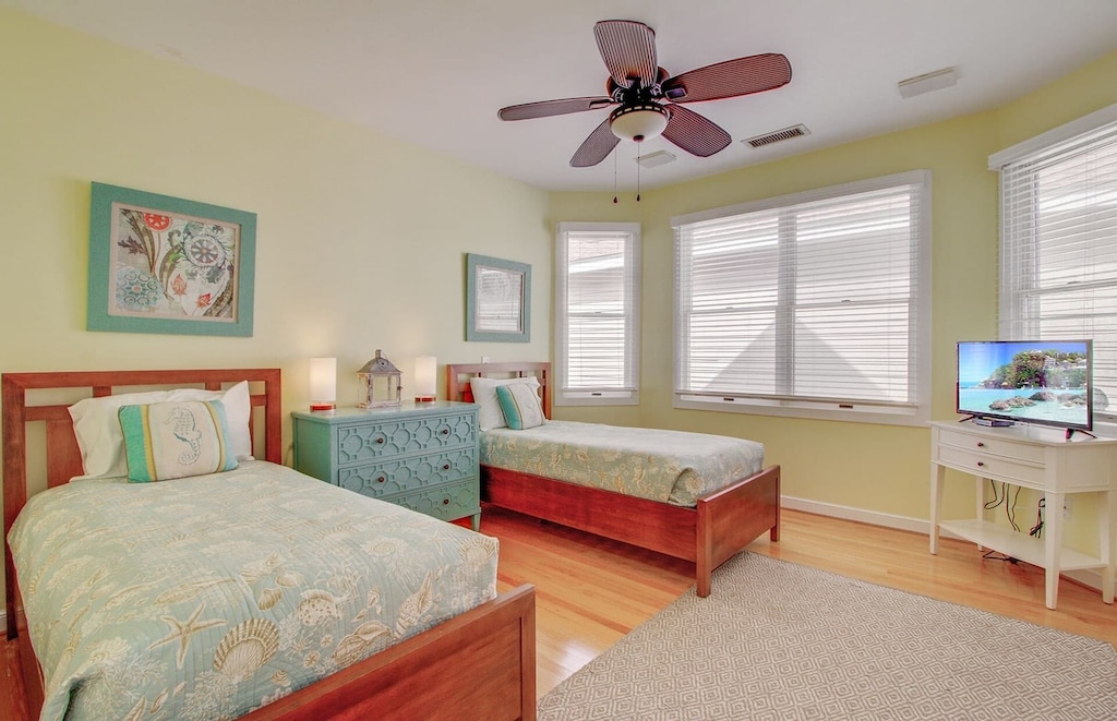 Bedroom 3 features two twin beds.
