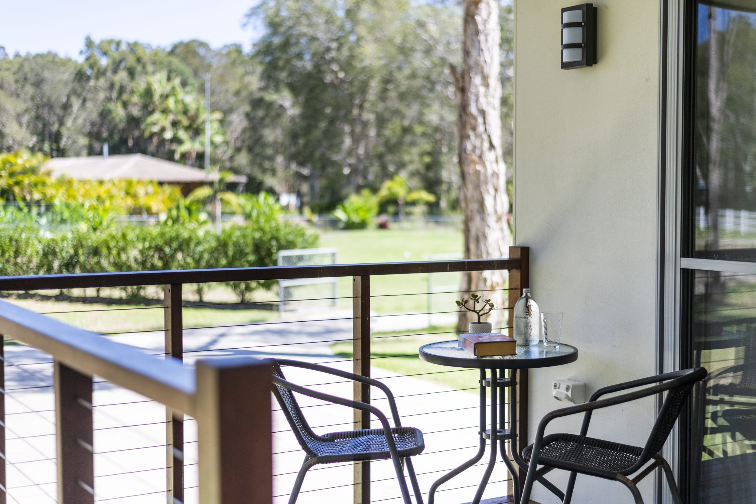 Lazy Woods One - Yamba accommodation nestled in nature - Balcony with nature outlook