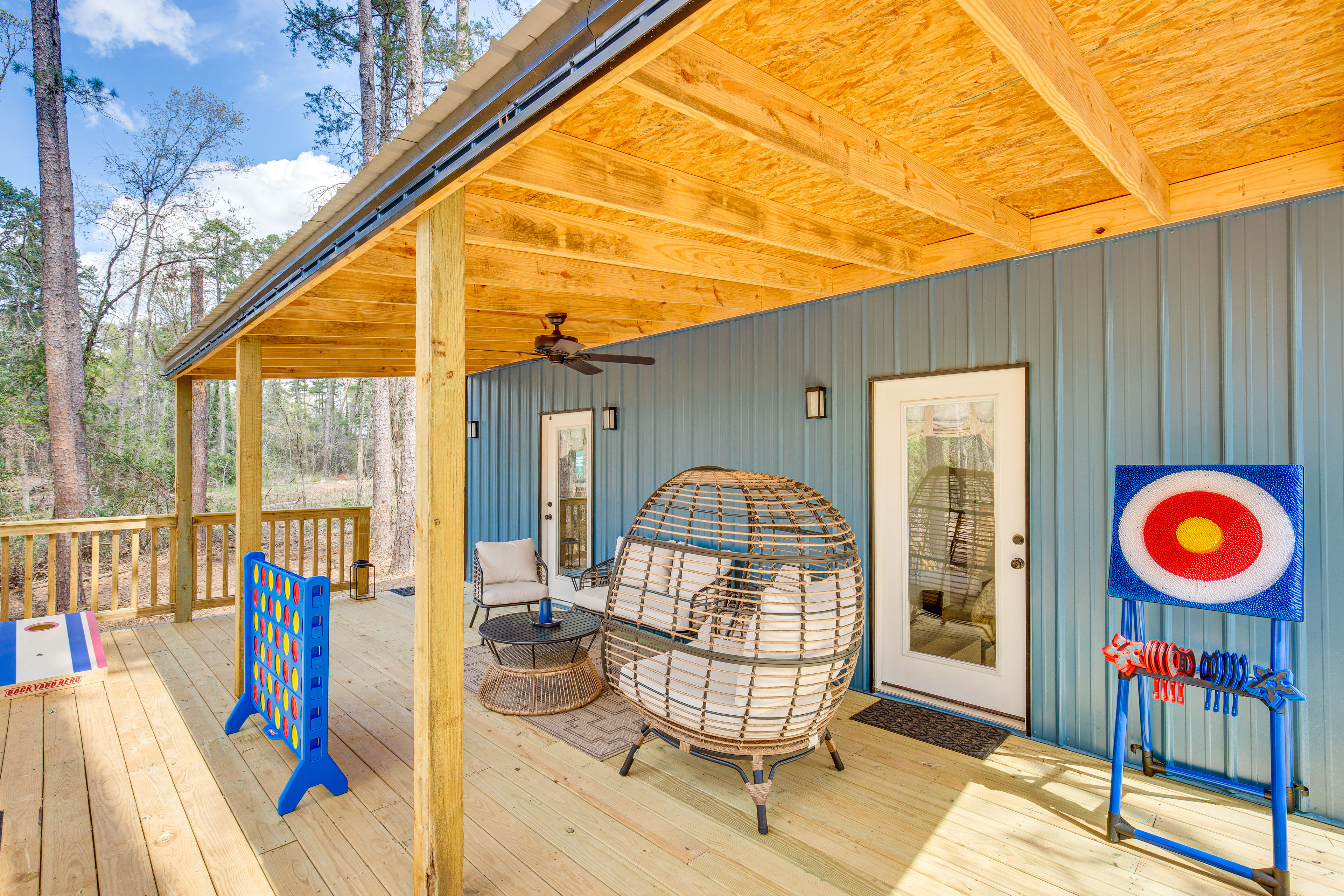 Winnsboro Barndominium w/ Fire Pit & Large Deck!