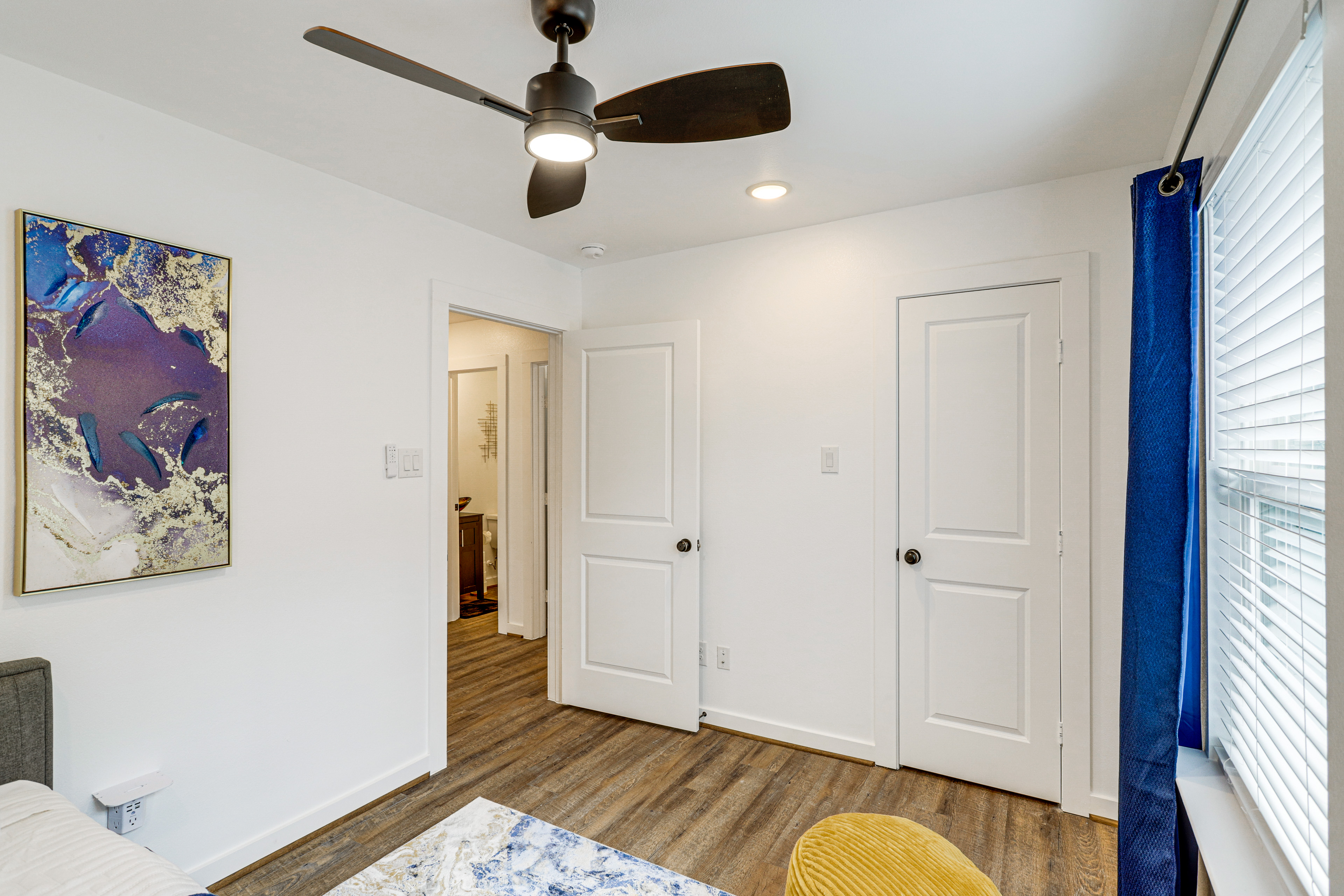 6 Mi to Dtwn: Sleek Houston Retreat!