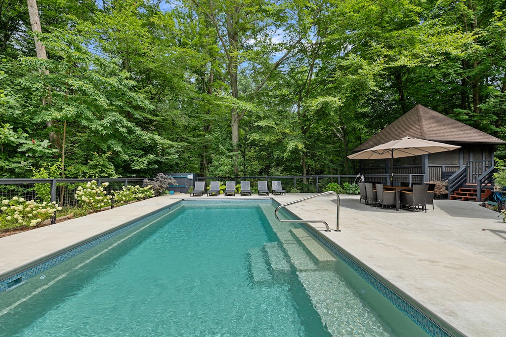 Your private oasis awaits – perfect for sunbathing, swimming, and unwinding.