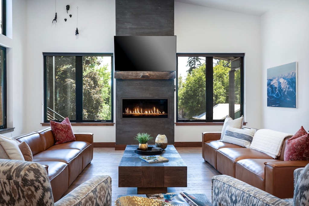 Living room | Main Level